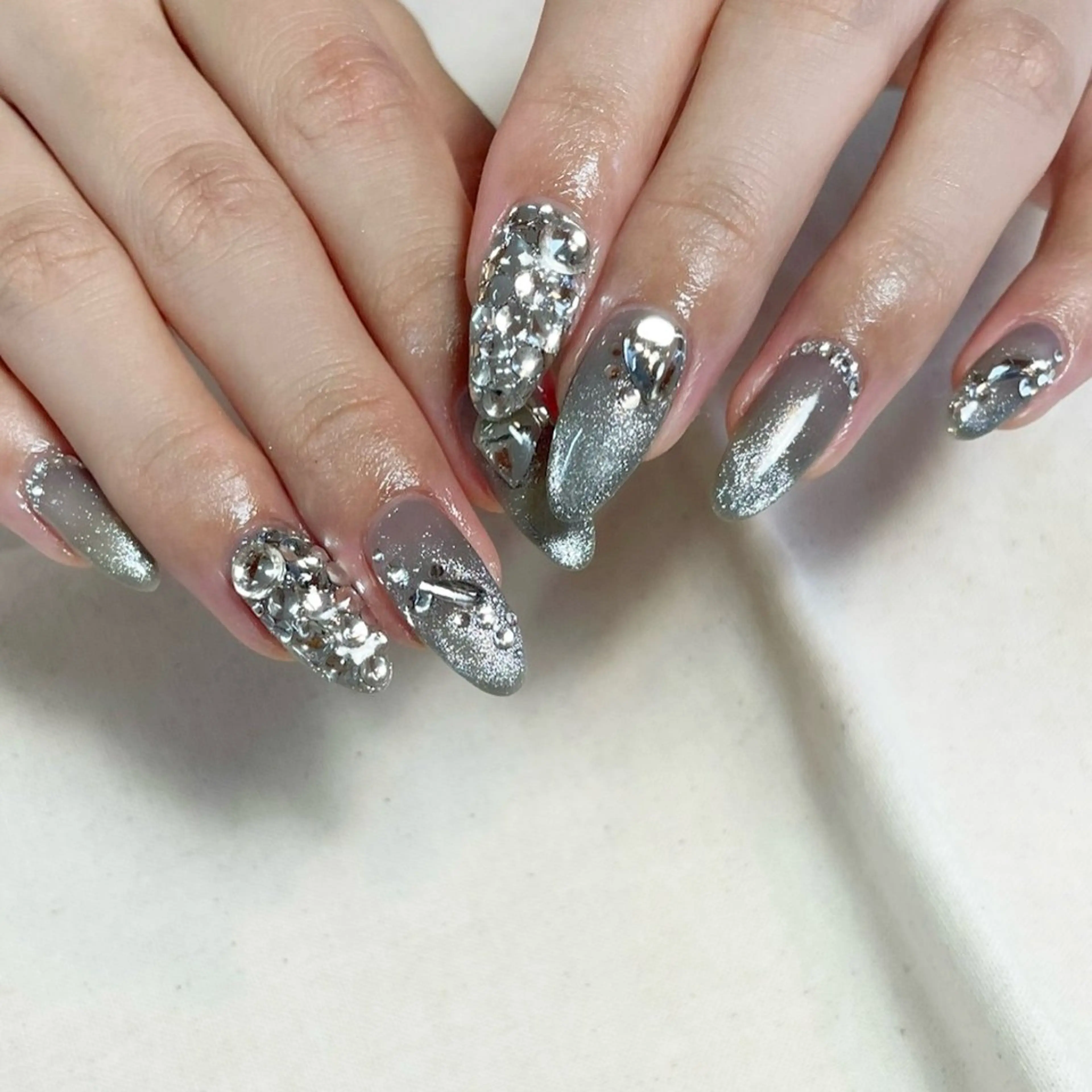 ネイル アートネイル フットネイル ジェルネイル キラキラネイル 韓国ネイル ハンドネイル Y nail なんば堀江店のネイルデザイン