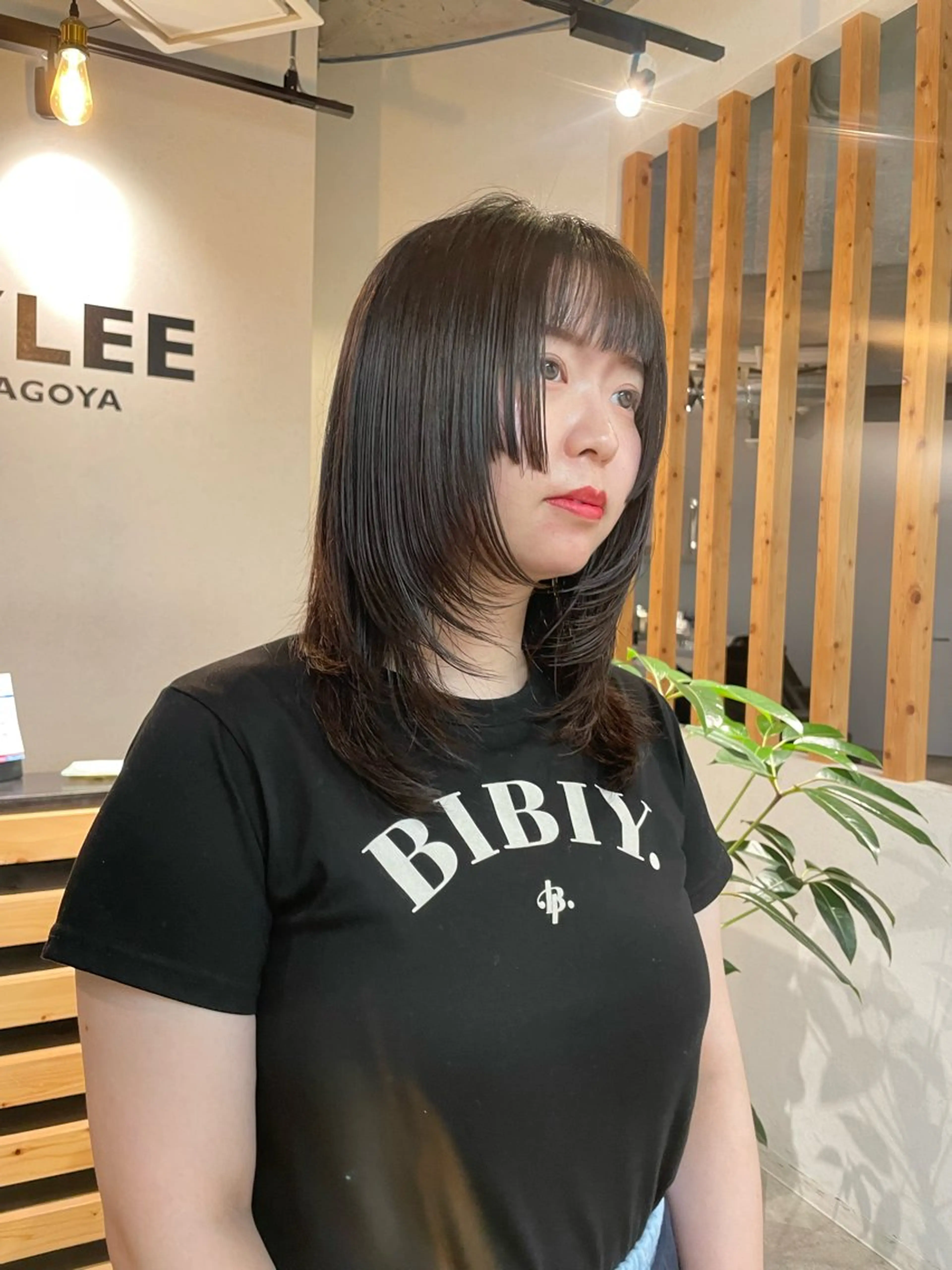 ミディアム 顔周りカット レイヤーカット 似合わせカット 小顔カット カット A/LEE所属・久保田 千尋のヘアスタイル