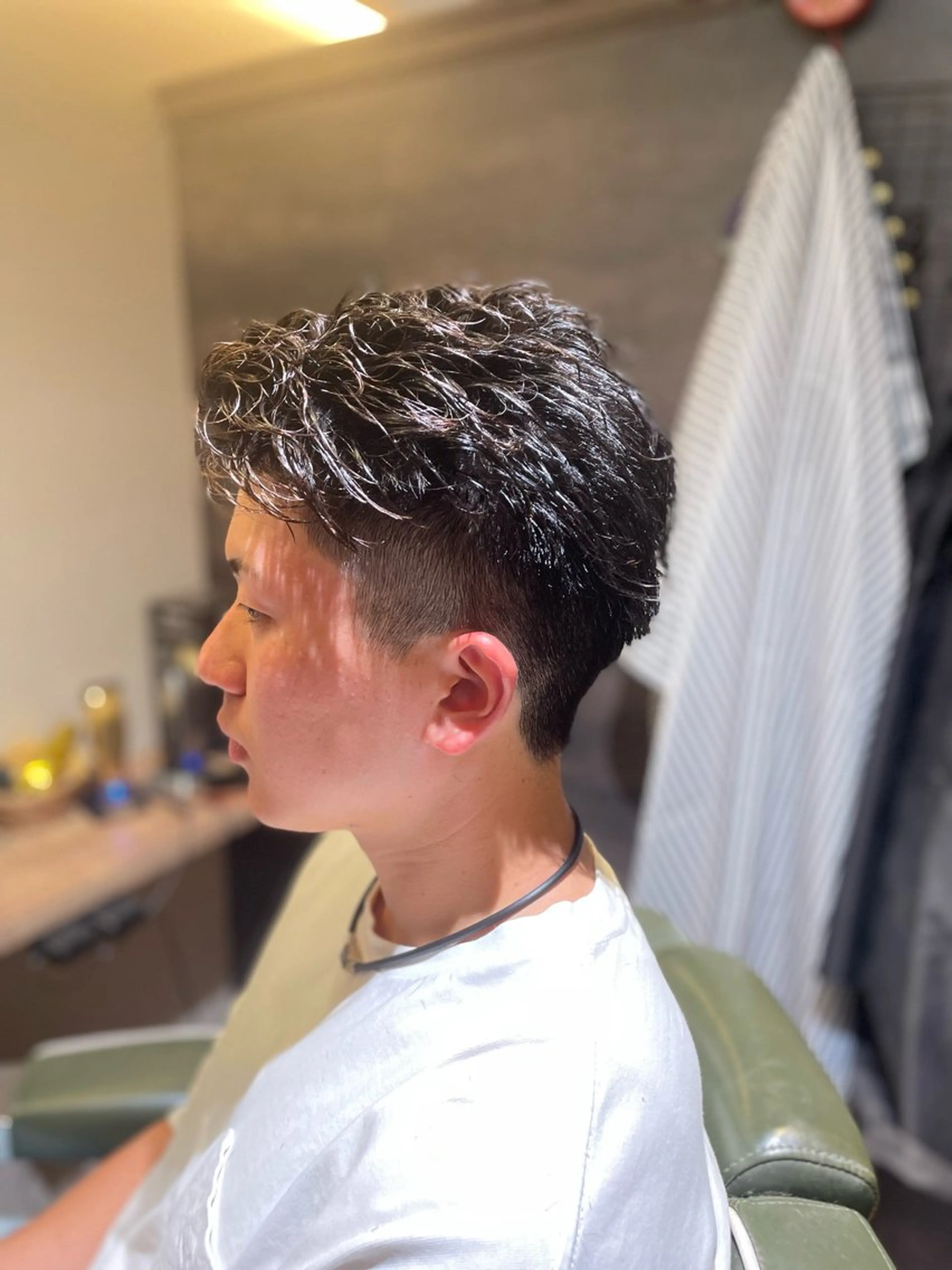 メンズ メンズブリーチ ビジネス センターパート フェードカット モヒカン LoRE hair coordinate 京都駅前店所属・島田 龍生のヘアスタイル