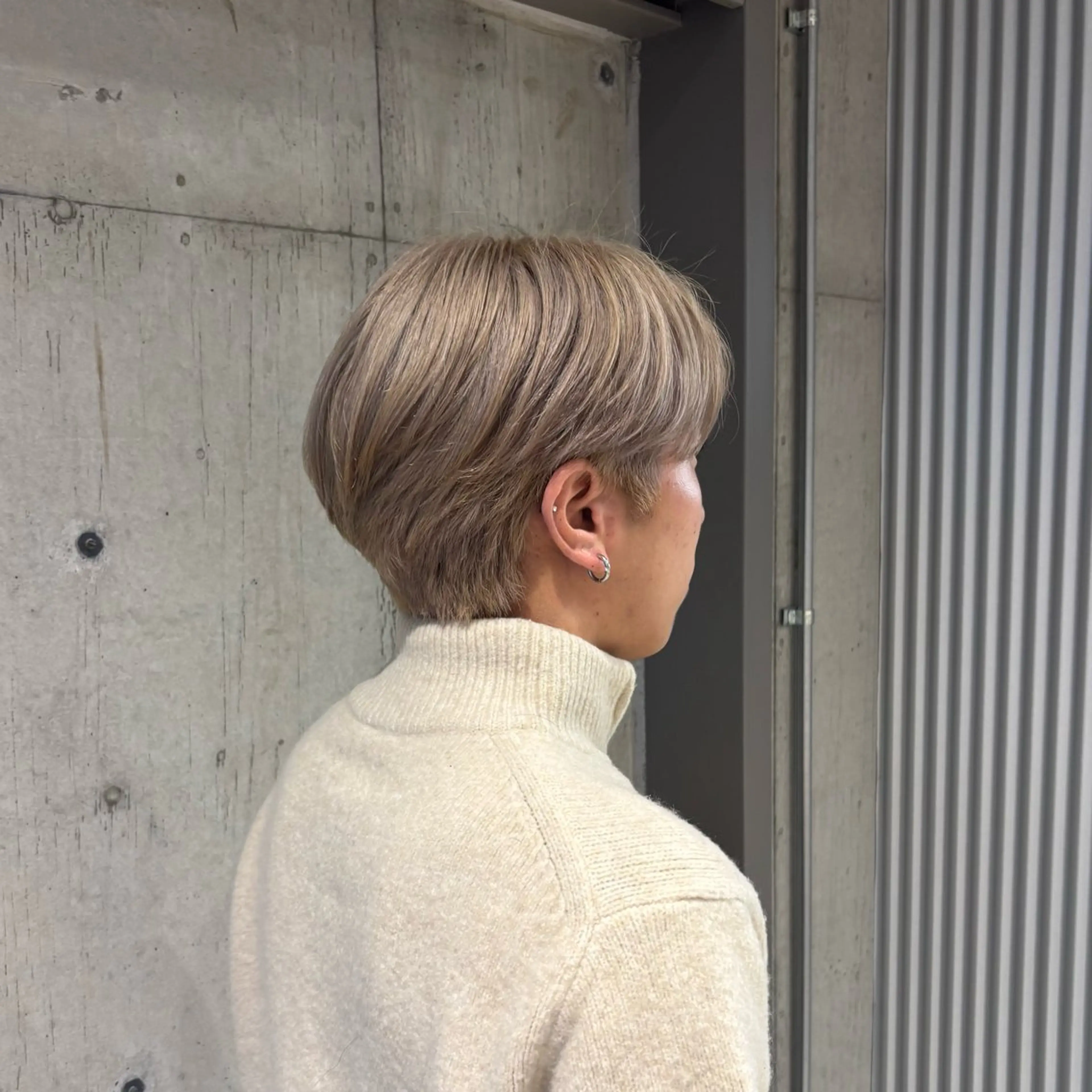 ショート カラー メンズ ヘアカラー トリートメント 🍎ハイトーン/ 透明感カラー🍎リオのヘアスタイル