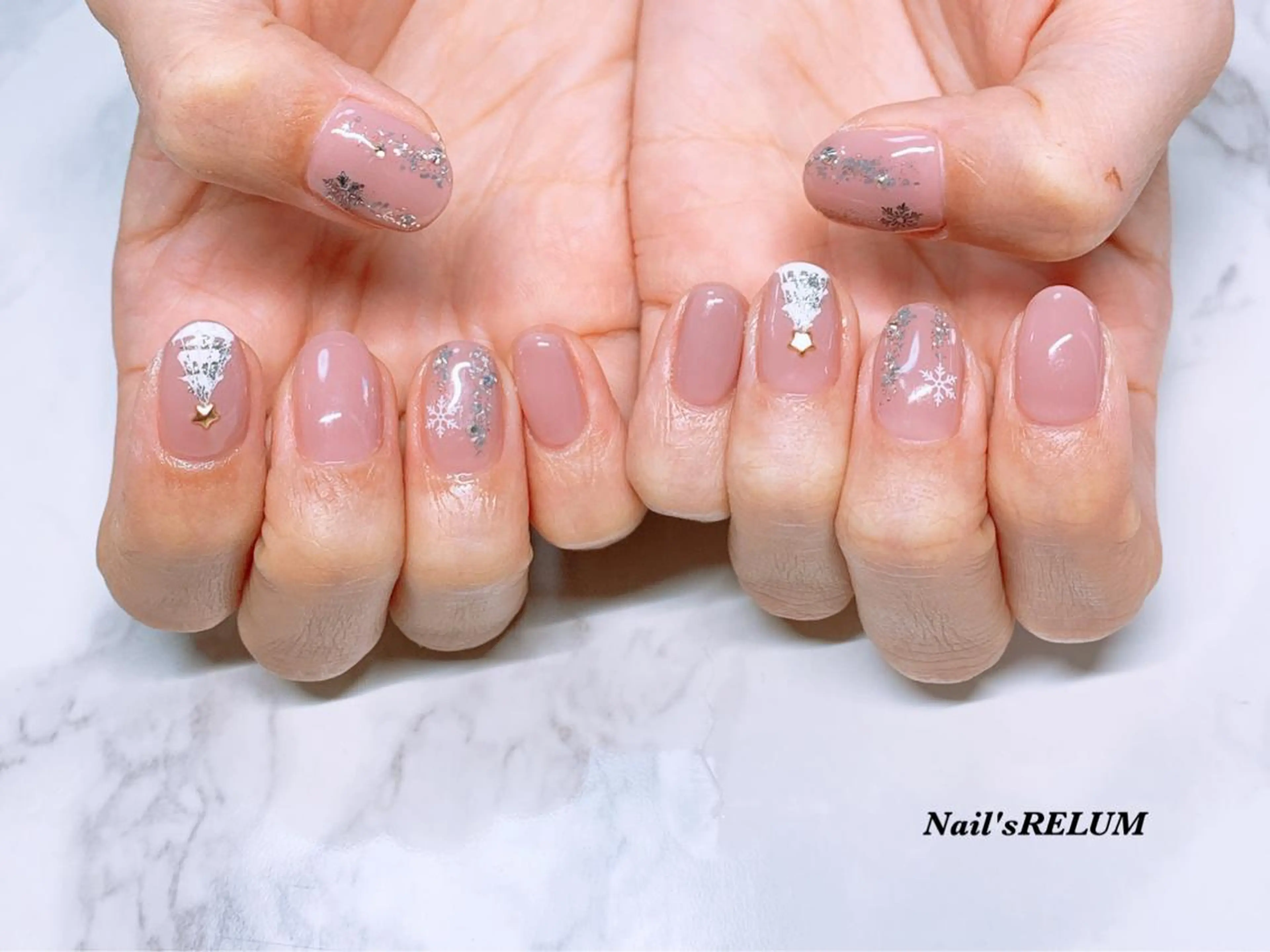 ネイル ピンク THECOLORS所属・近貞 莉奈のネイルデザイン