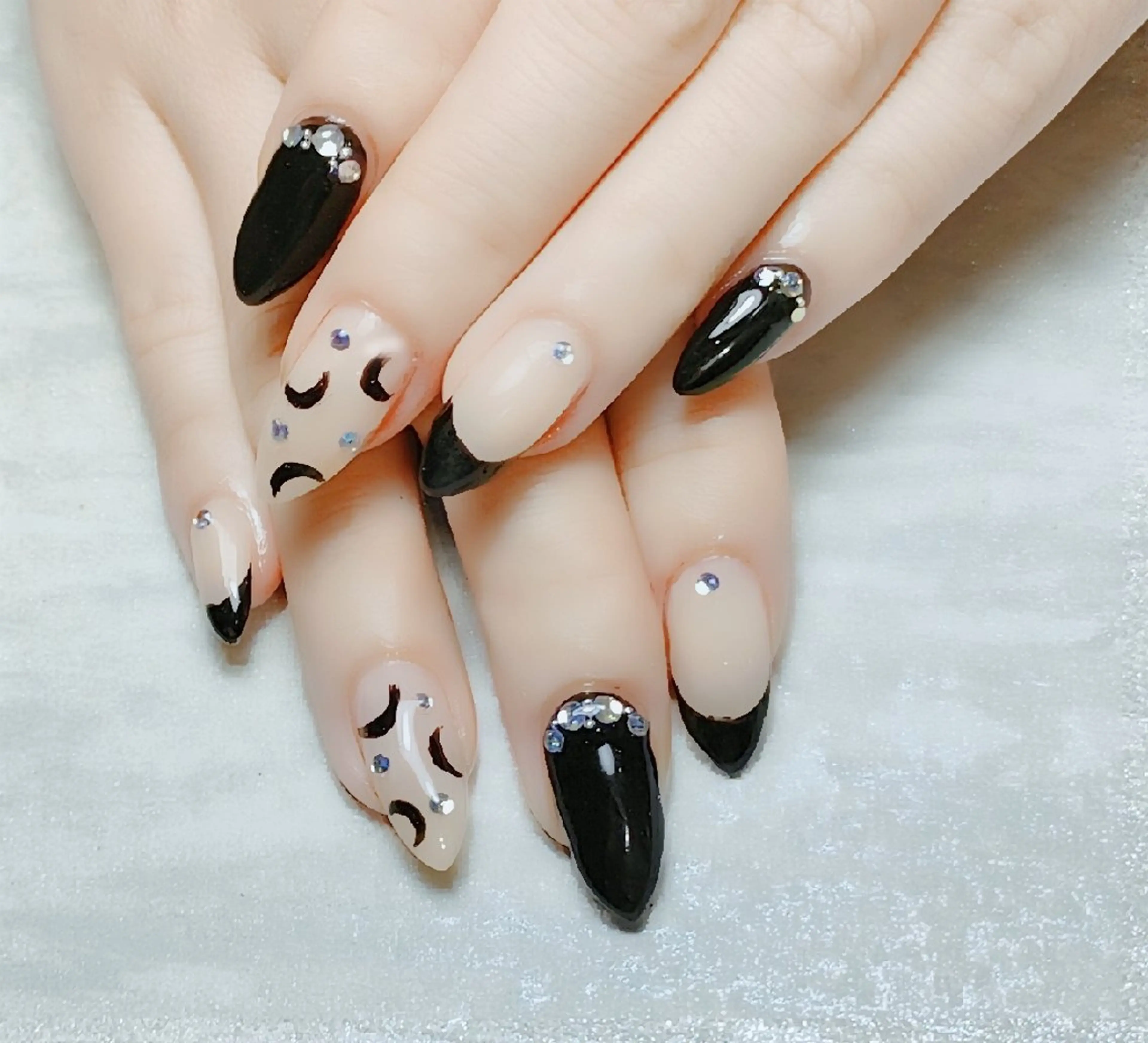 ネイル フレンチネイル ハンドネイル 完全予約制個室サロン Abundancesのネイルデザイン