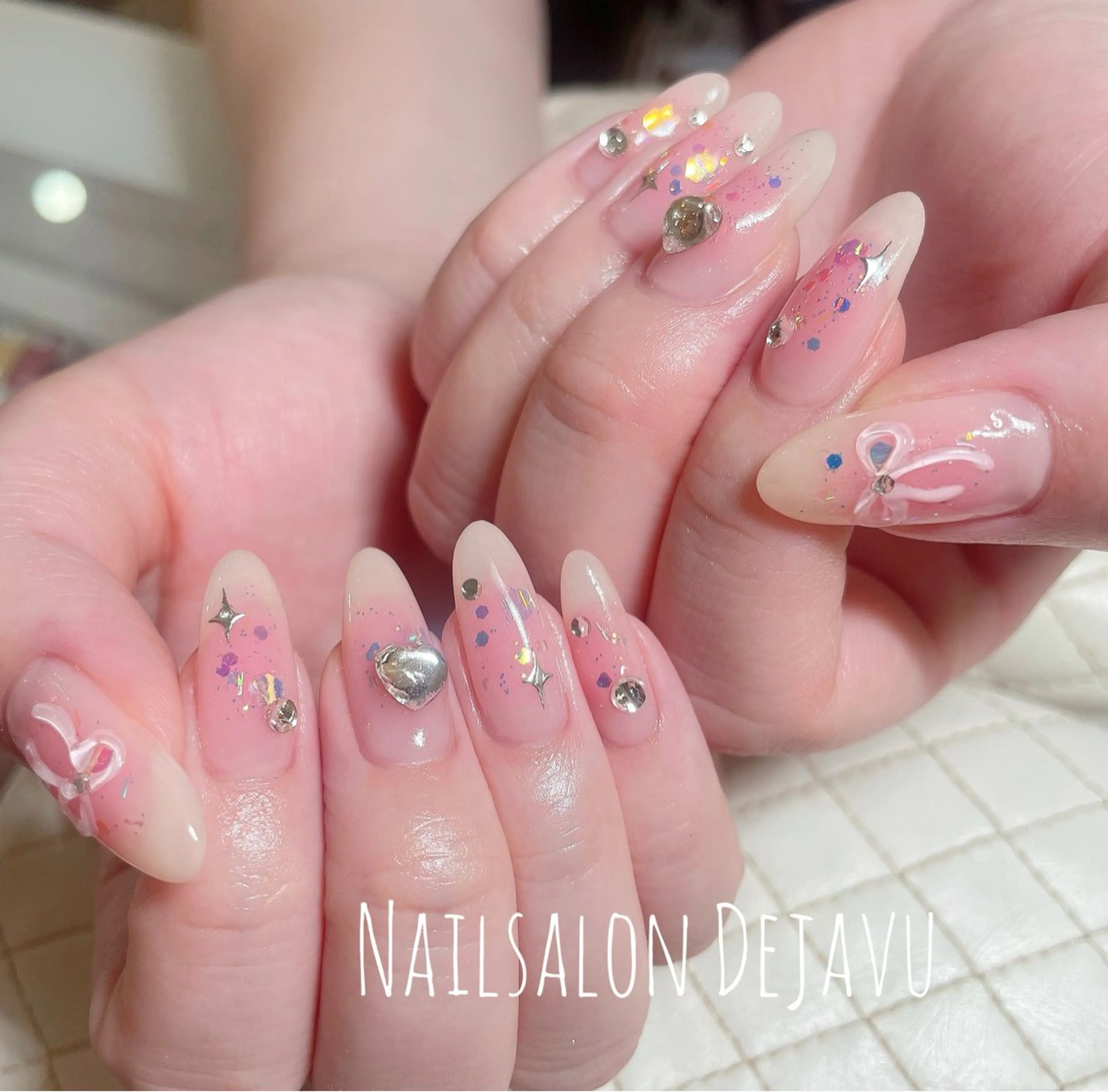 ネイル チークネイル キラキラネイル 持ち込み Dejavu所属・Nail salon Dejavu 🌿のネイルデザイン
