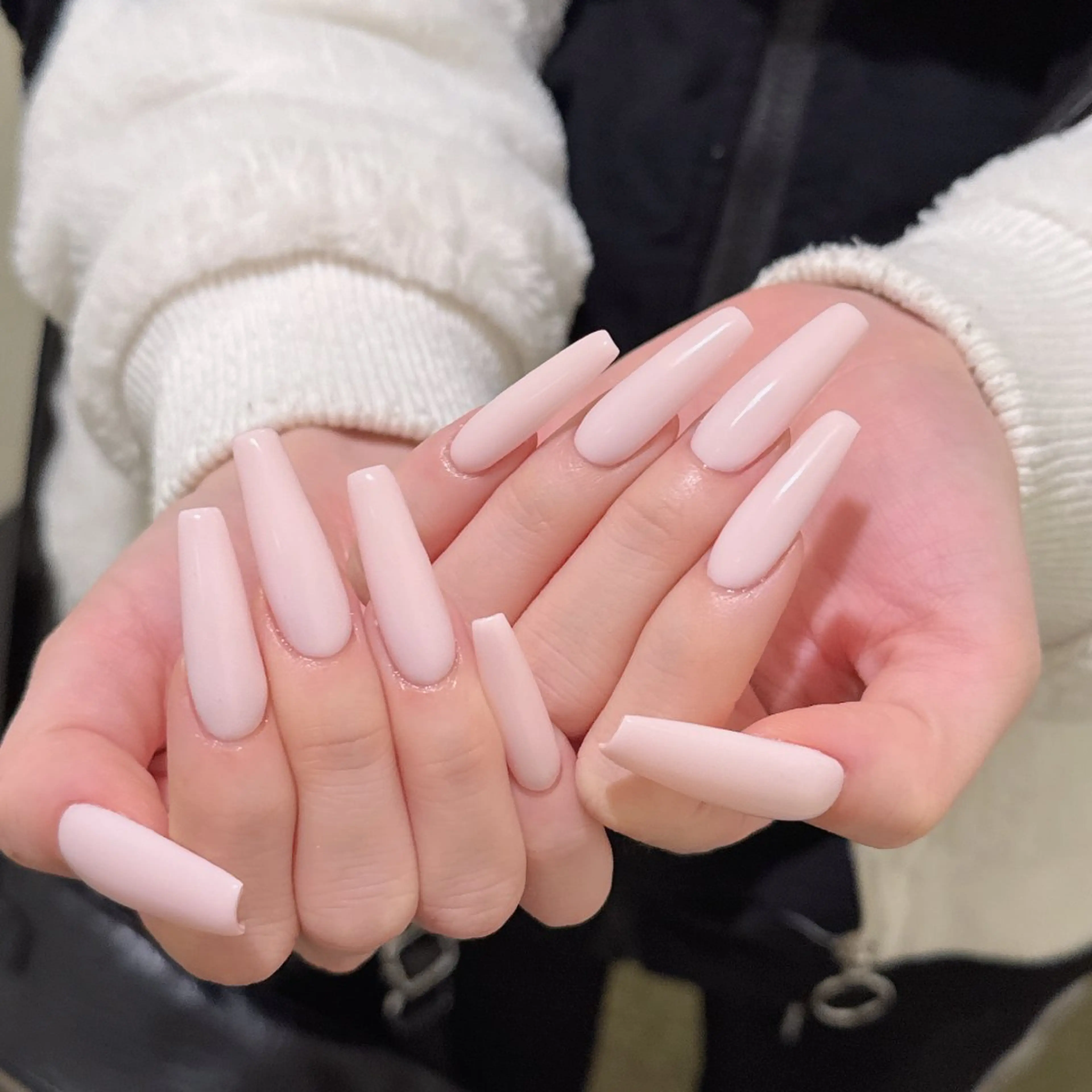 ネイル ハンドネイル グロー ネイルのネイルデザイン