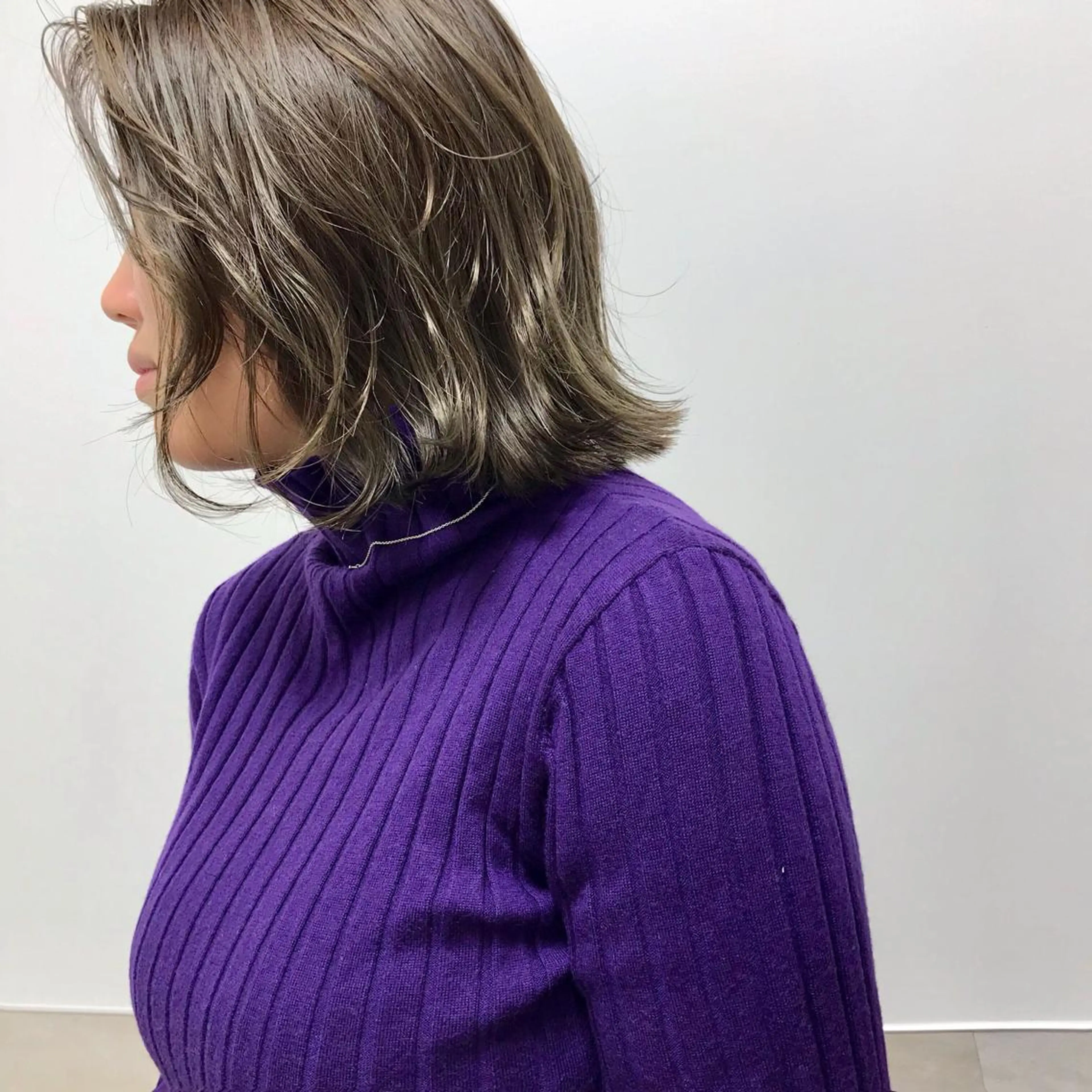 ミディアム カラー ベージュカラー HARUNA🤍 大人ショートヘアのヘアスタイル