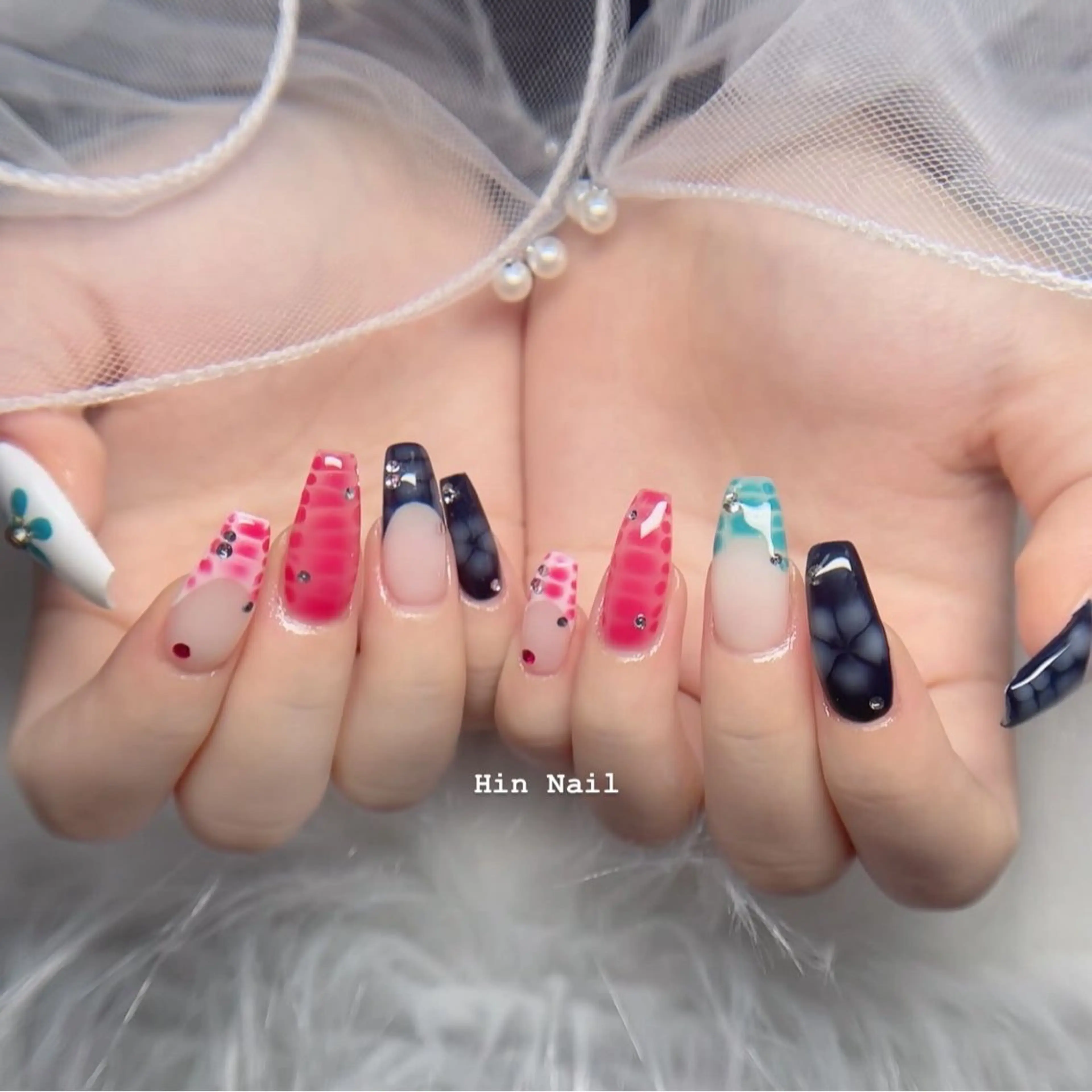 ネイル ハンドネイル Hin  Nail所属・Hin Nail Salonのネイルデザイン