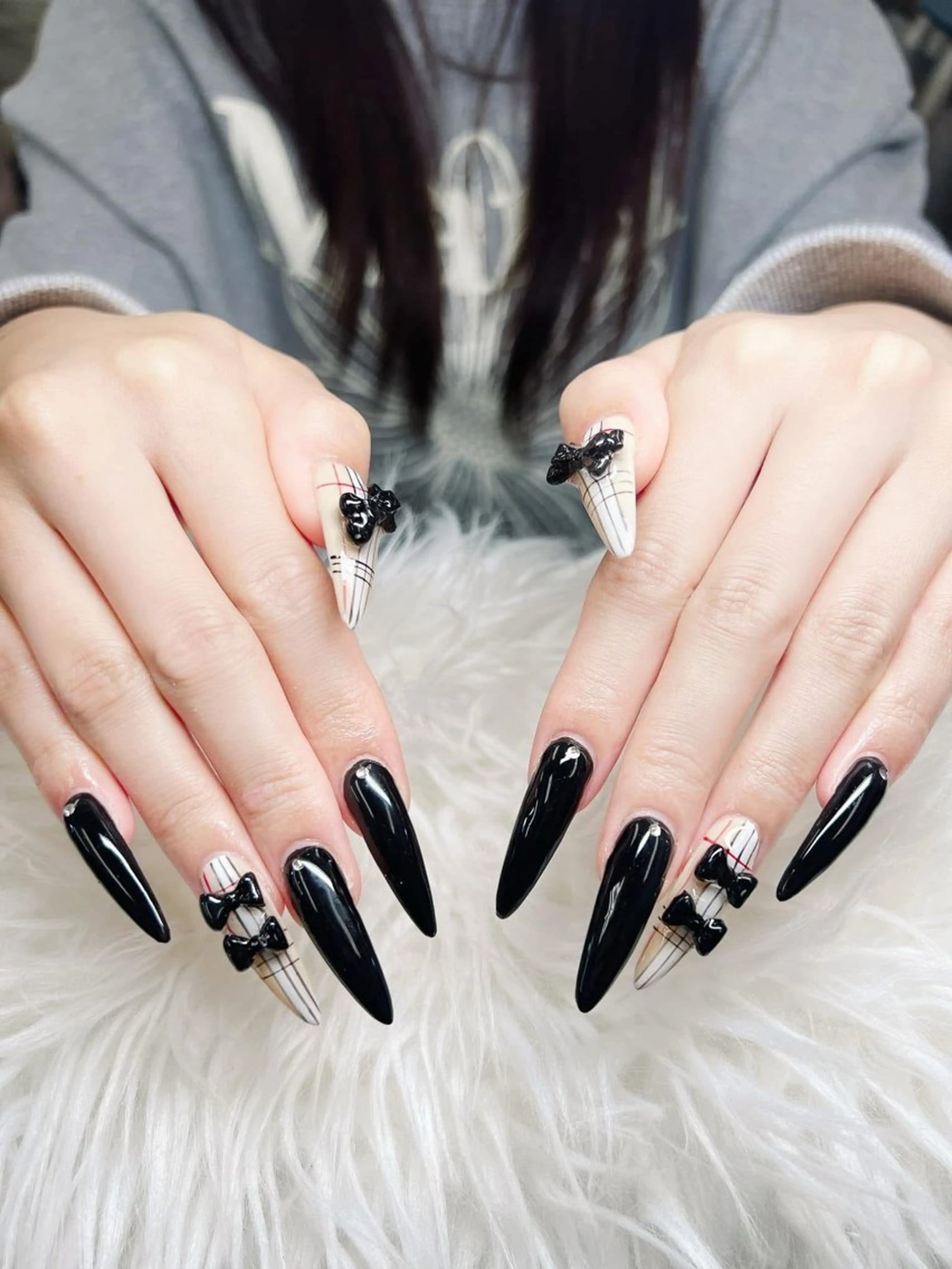 ネイル アートネイル オーロラネイル チークネイル 長さ出し フットネイル HaNa_ Noiranailのネイルデザイン