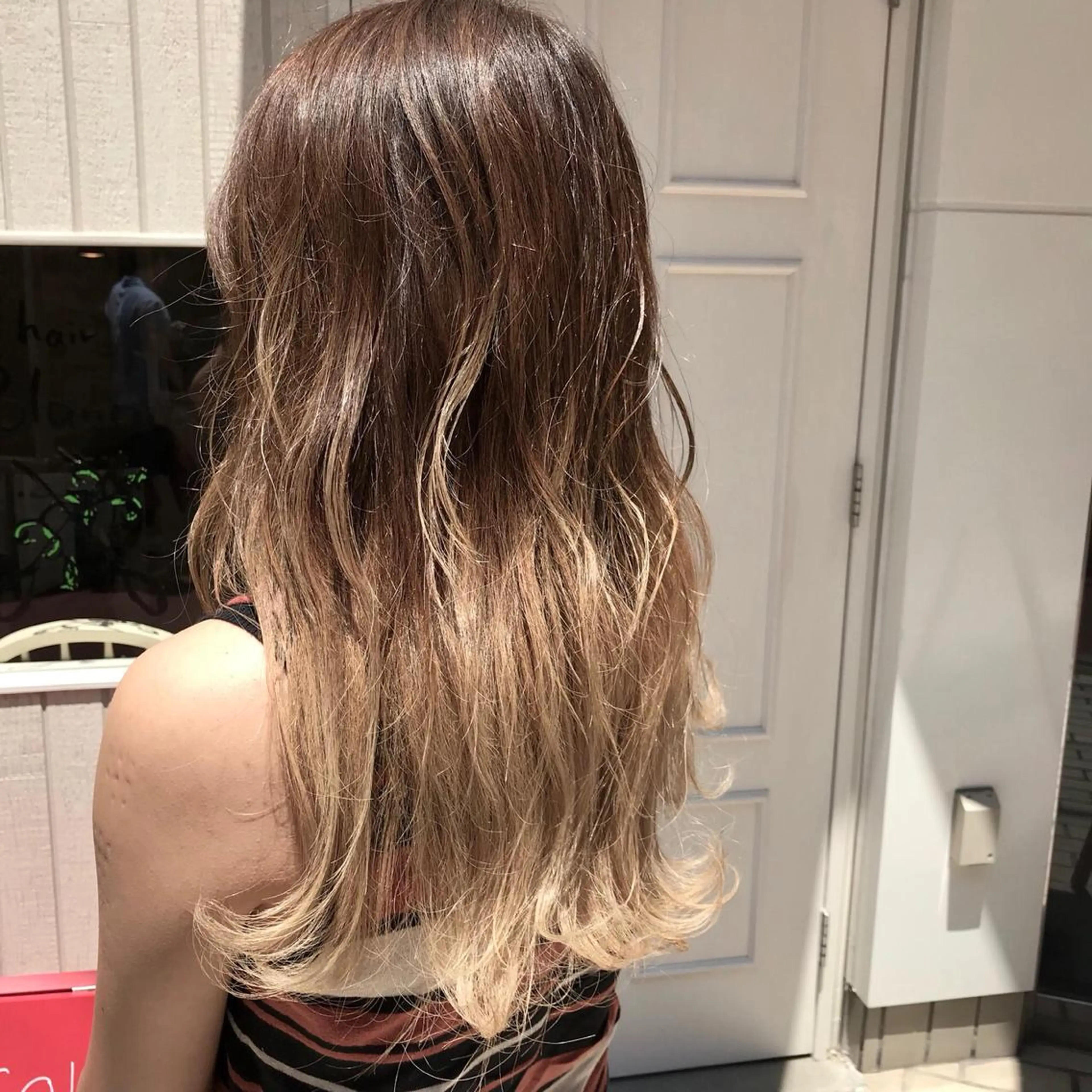 ロング カラー ベージュカラー グラデーションカラー Blanco Color&Careのヘアスタイル