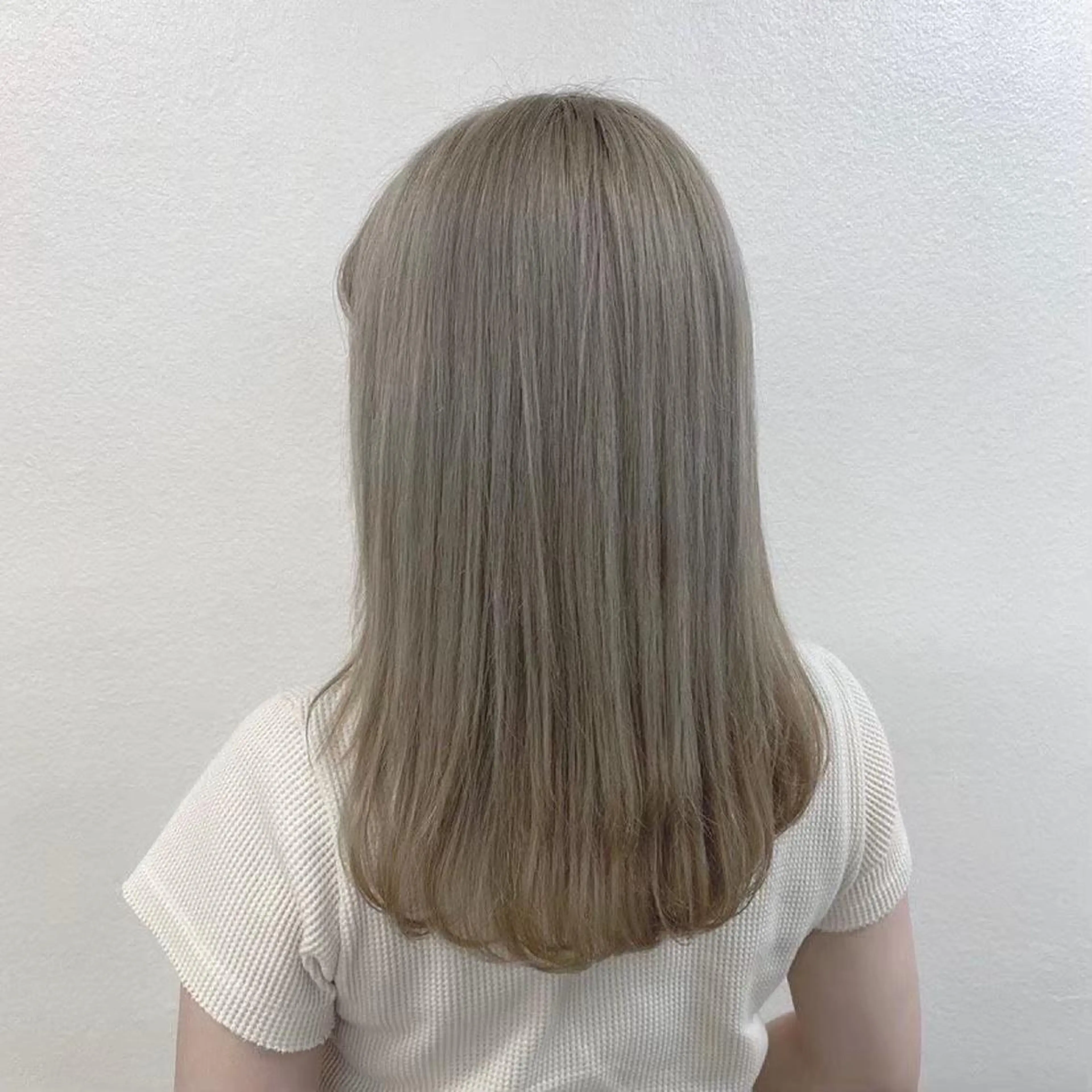 ロング カラー ヘアアレンジ ベージュカラー ブリーチ ミルクティーベージュ 🤍韓国ヘア特化 🤍力丸🤍のヘアスタイル