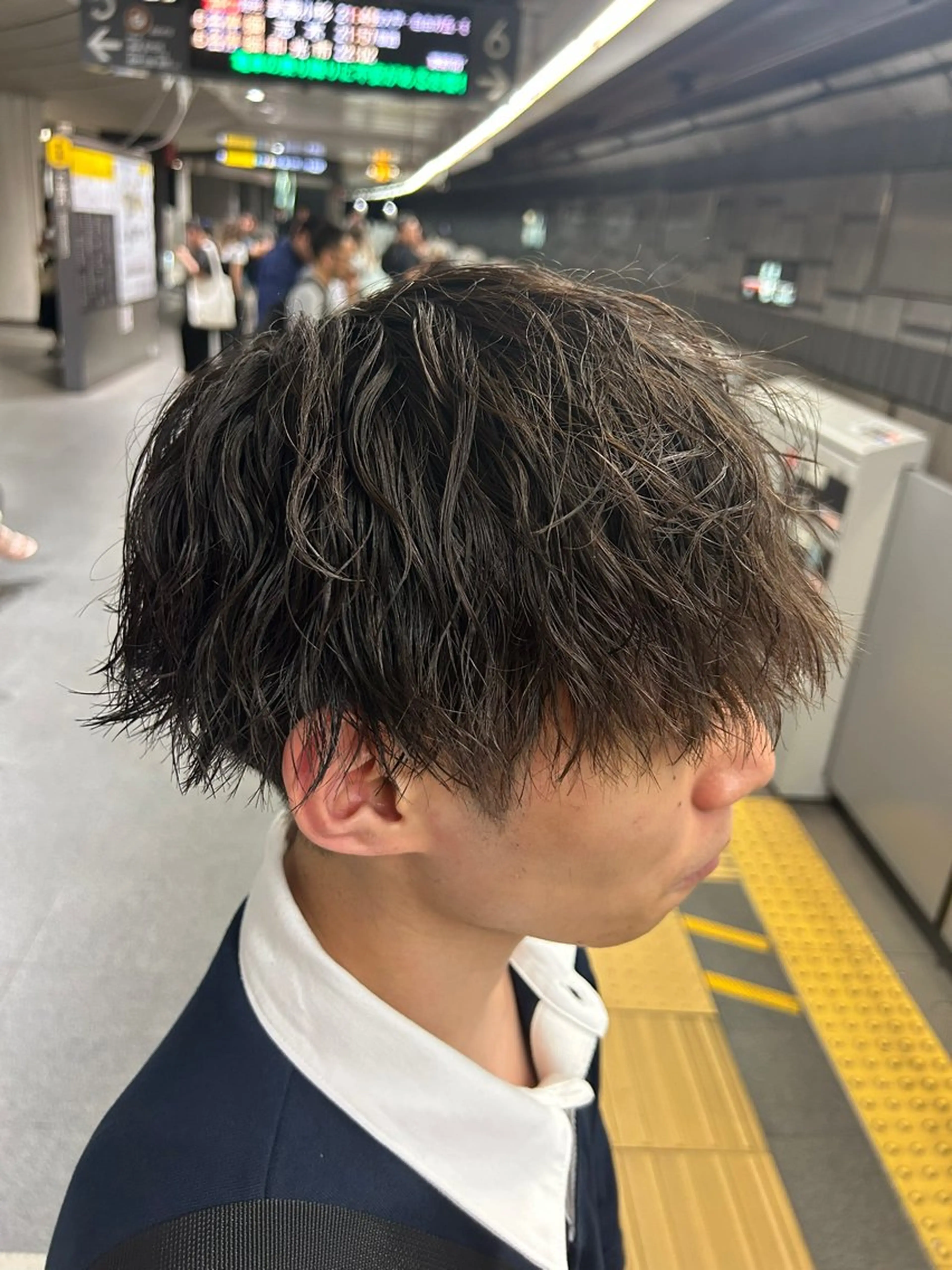 ショート パーマ メンズ 渋谷／ブリーチ／ カラーモデル／はるとのヘアスタイル