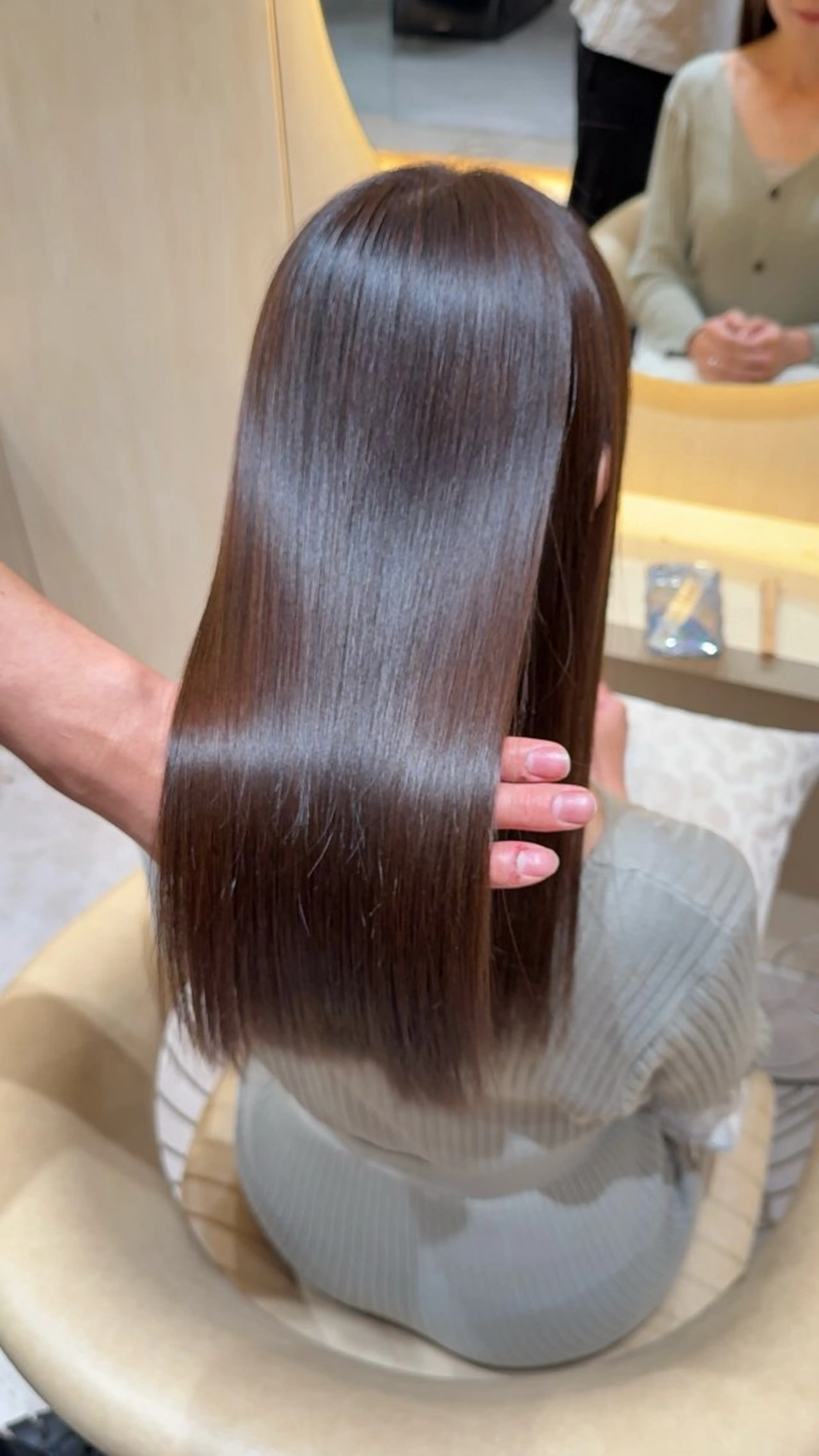 セミロング カラー カット ヘアカラー 縮毛矯正 レイヤー❣️縮毛矯正 川村利幸のヘアスタイル