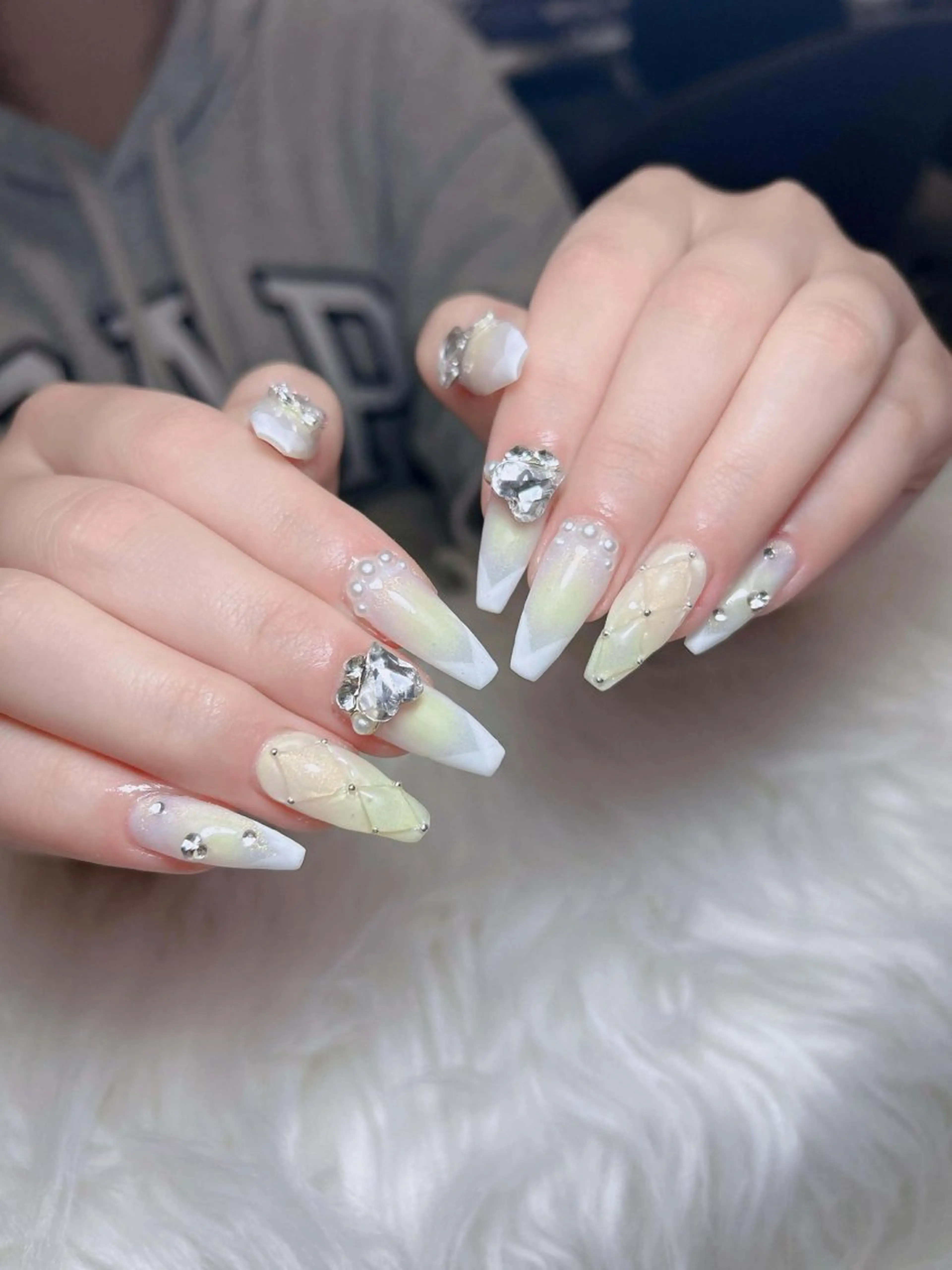 ネイル オーロラネイル チークネイル フットネイル フレンチネイル ハロウィン ハンドネイル Lumi Nail 新大久保3‘のネイルデザイン