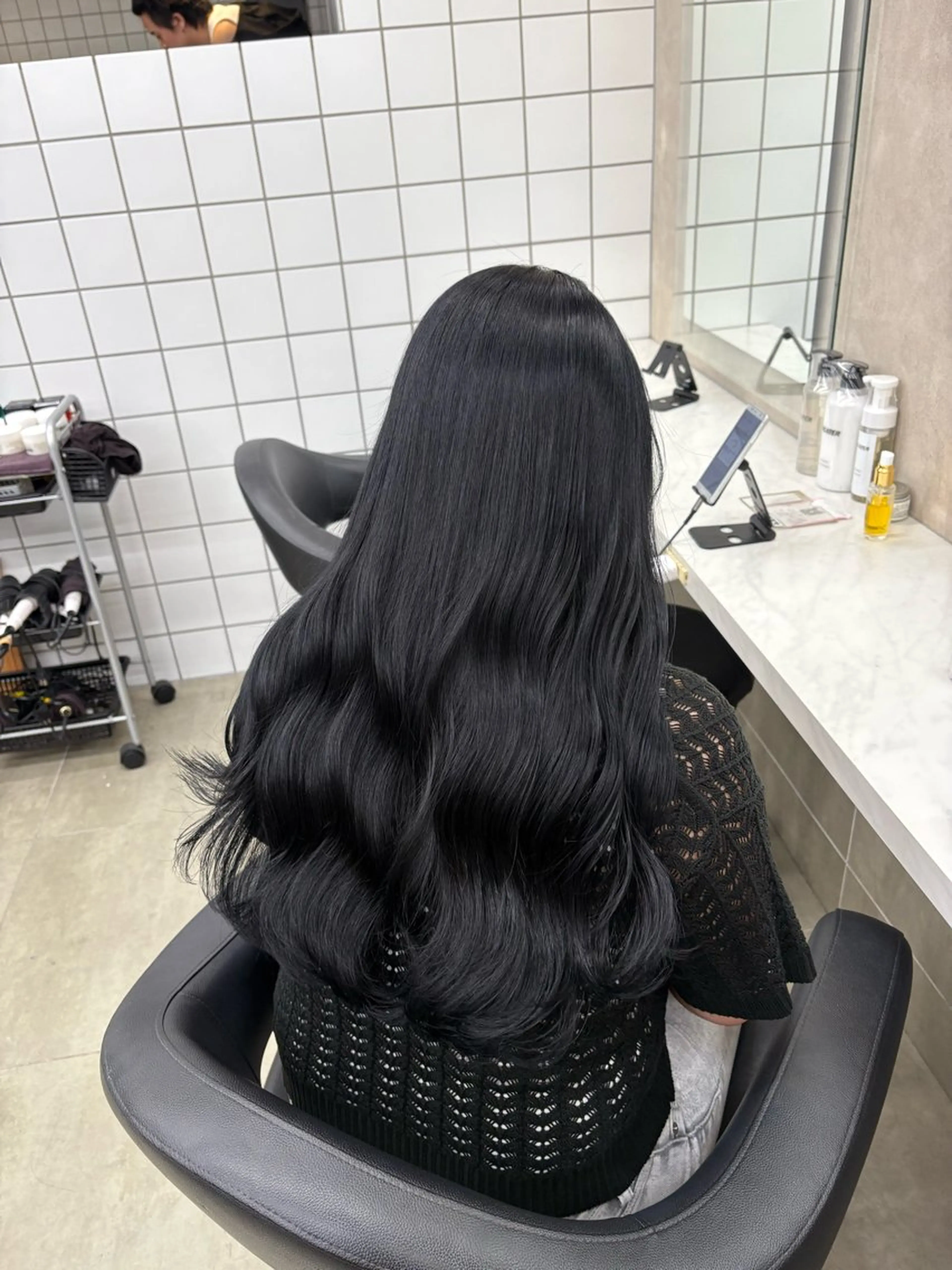 ロング ヘアカラー ヘッドスパ ヘアセット 寒色＆ブリーチ特化 寒色MiOのヘアスタイル