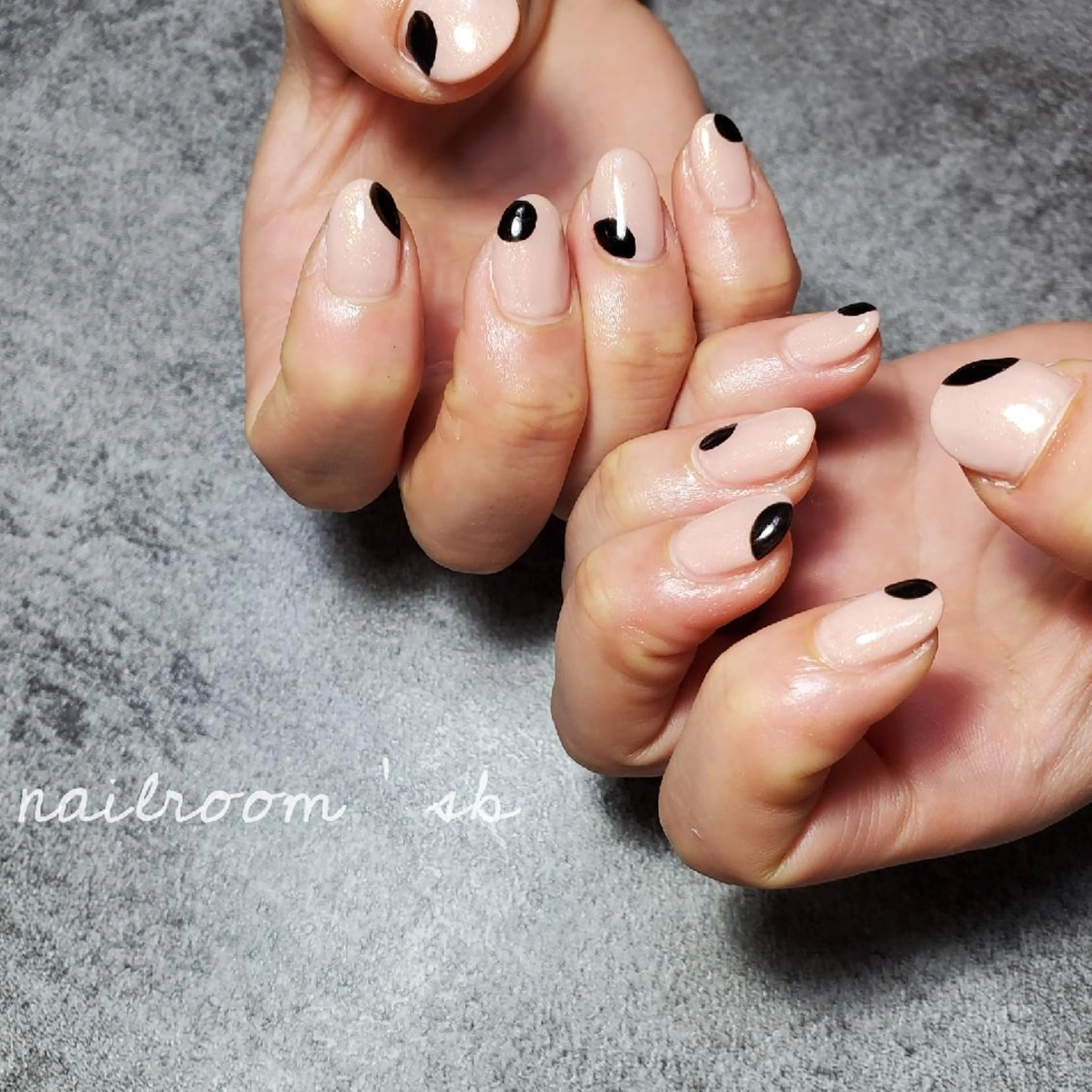 ネイル ハンドネイル nailroom‪ sb‪‪𓈒𓂂𓏸のネイルデザイン
