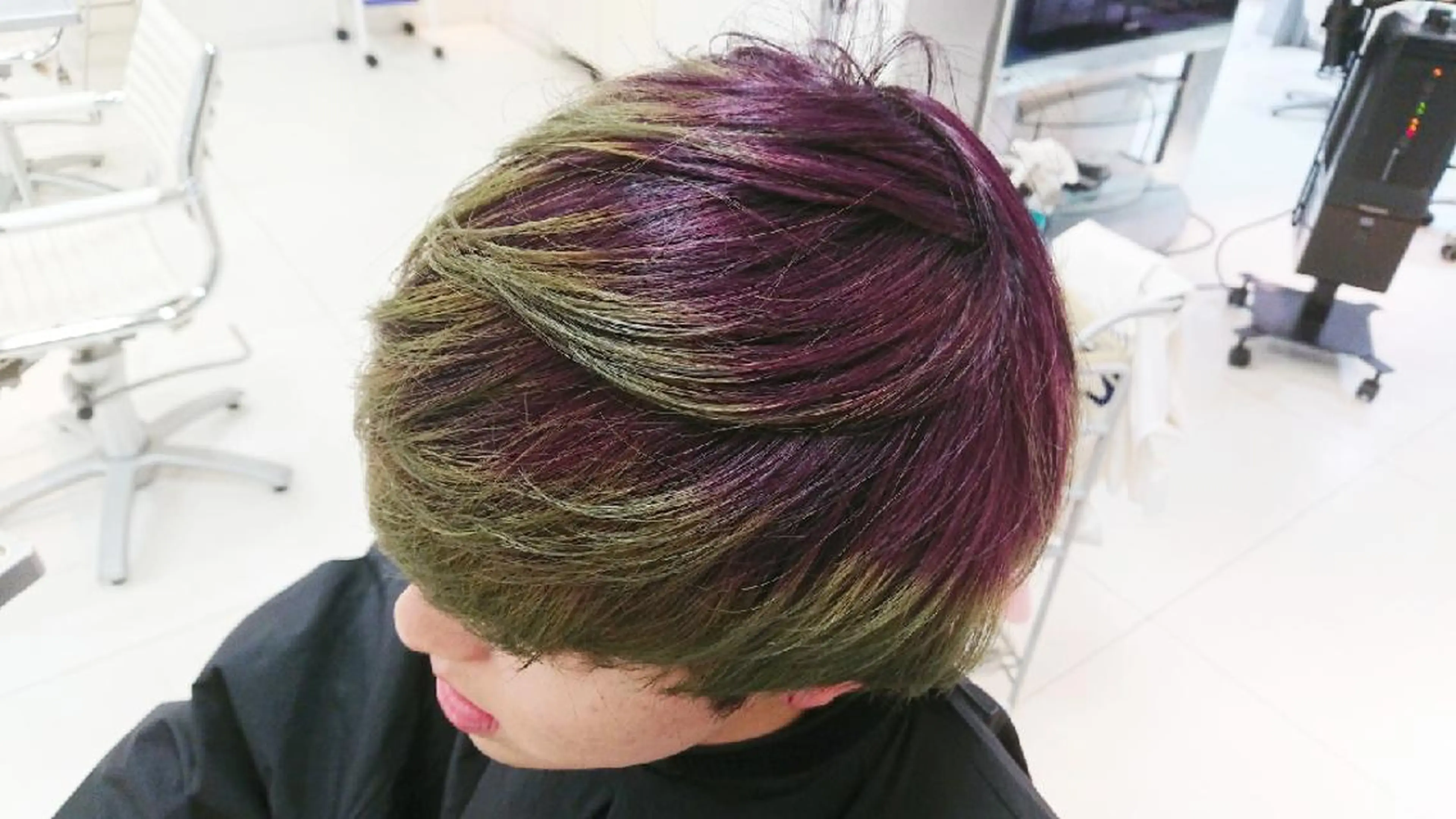 カラー ブリーチ グラデーションカラー 遠藤 史秋のヘアスタイル