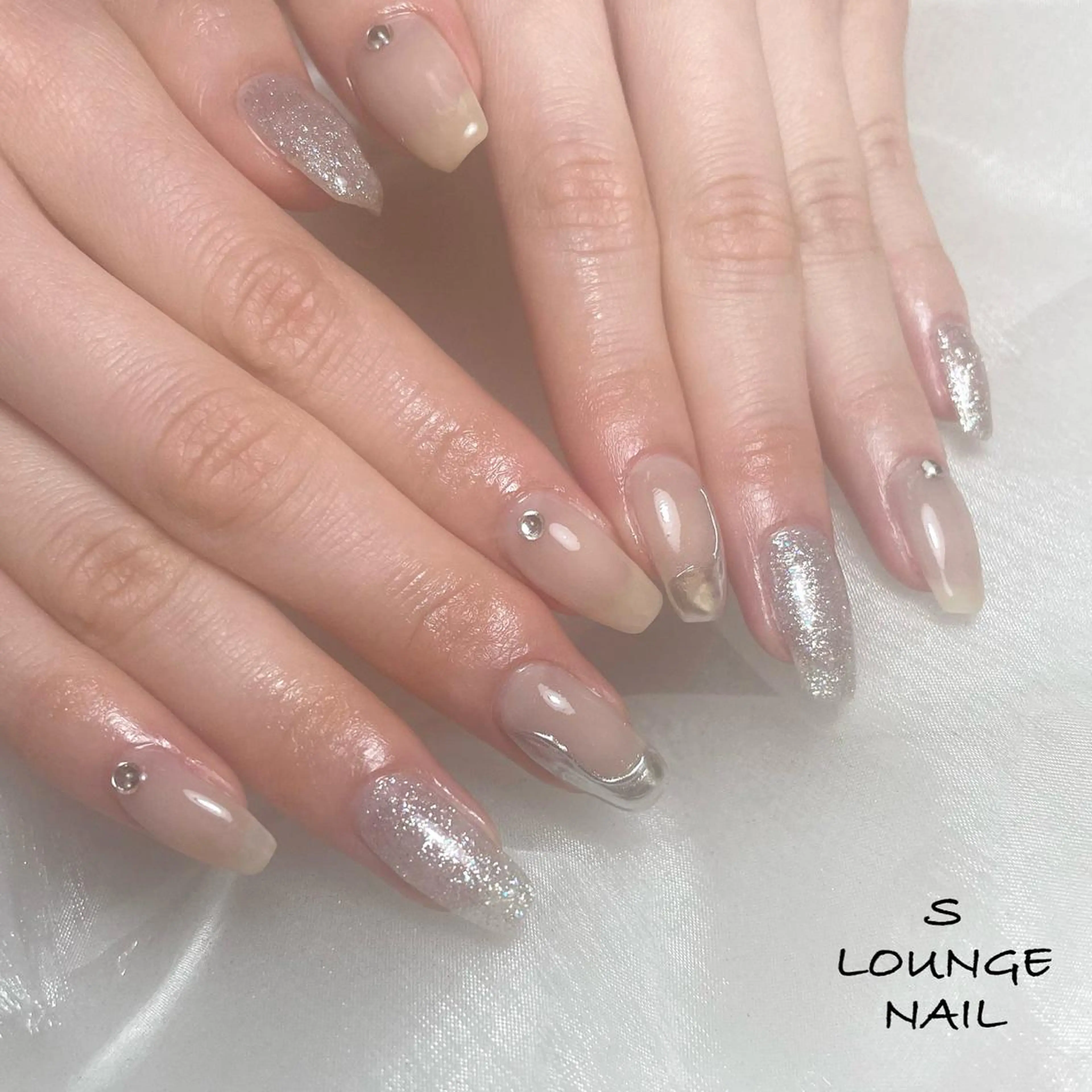 ネイル フレンチネイル ニュアンスネイル ハンドネイル フットネイル S LOUNGE NAIL所属・パーツたくさん🍓 SUMIのネイルデザイン