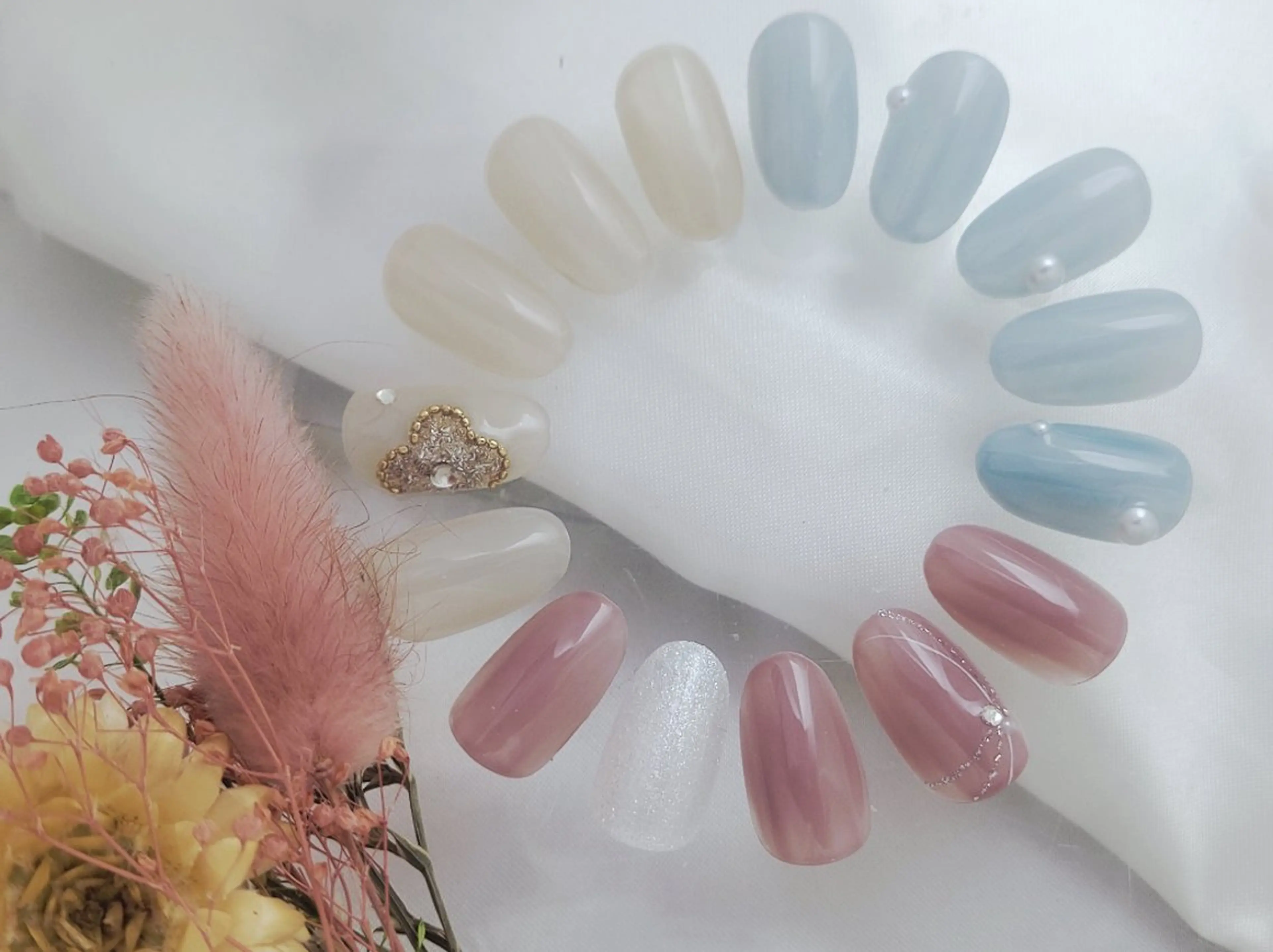 17時から🌉限定シンプルアートネイルの写真