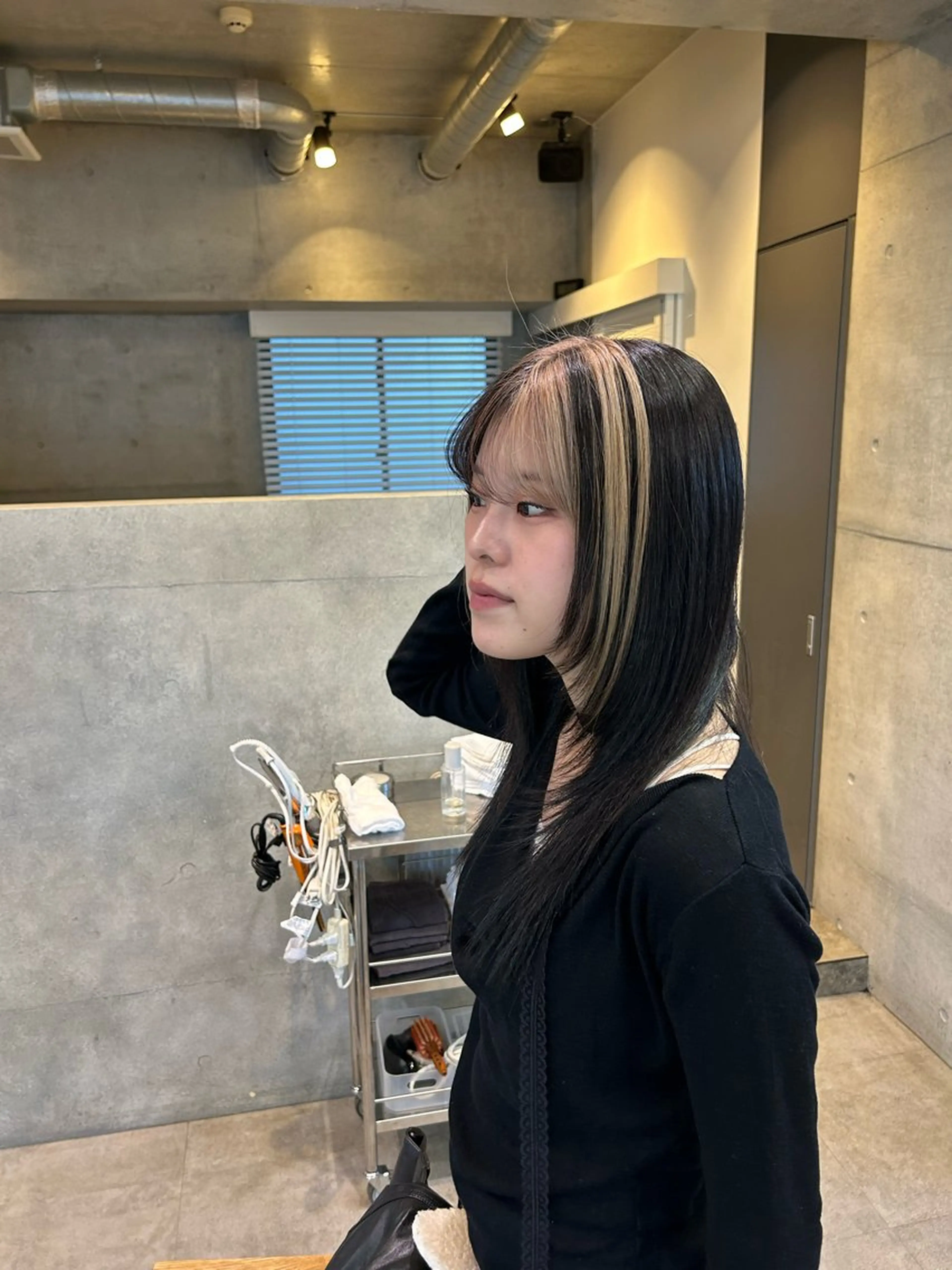 【ミニモ学割U24】学生限定価格❕❕イヤリングのみブリーチカラー🌐🌟の写真