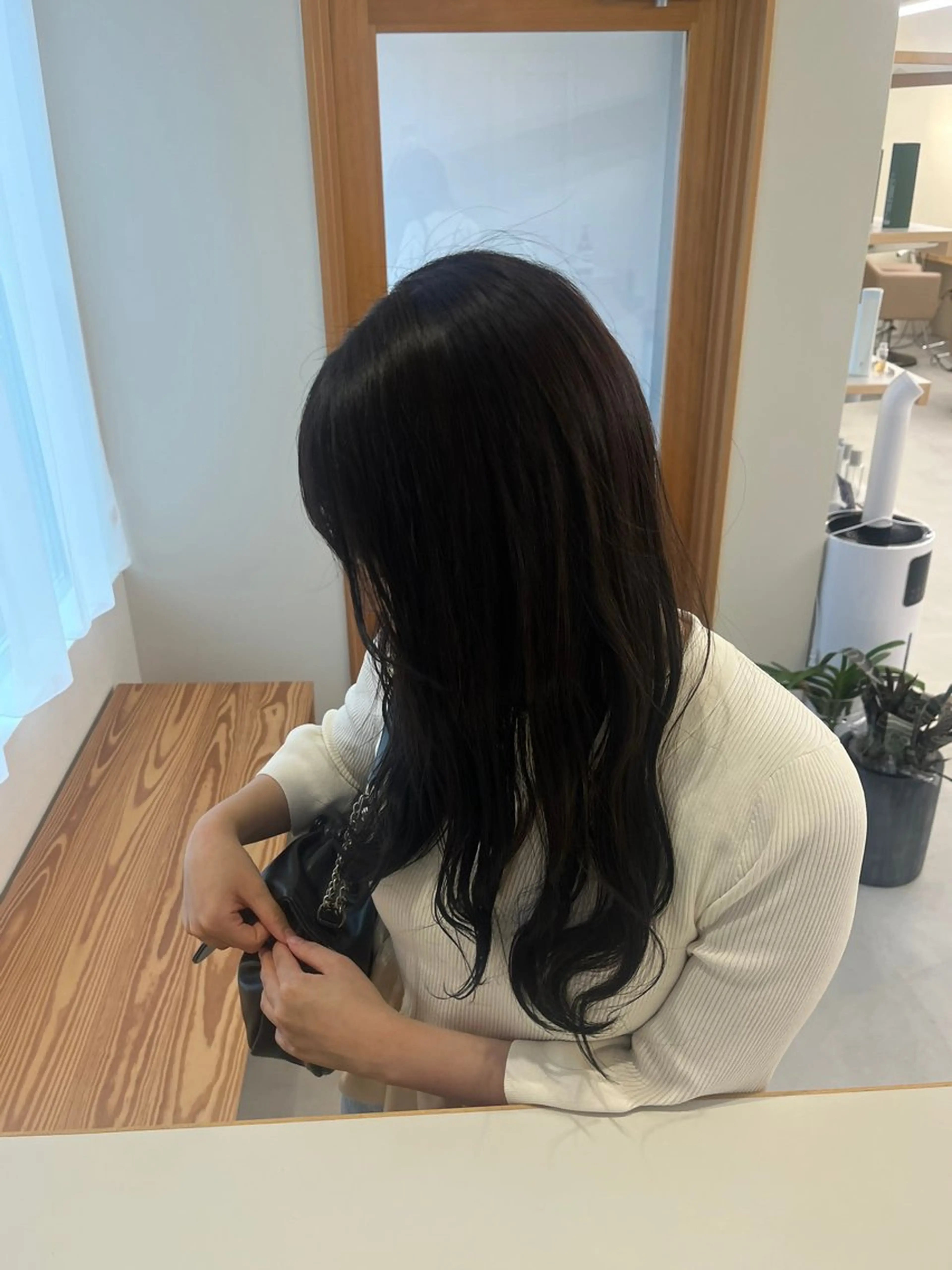 ロング カラー 島田 果央のヘアスタイル