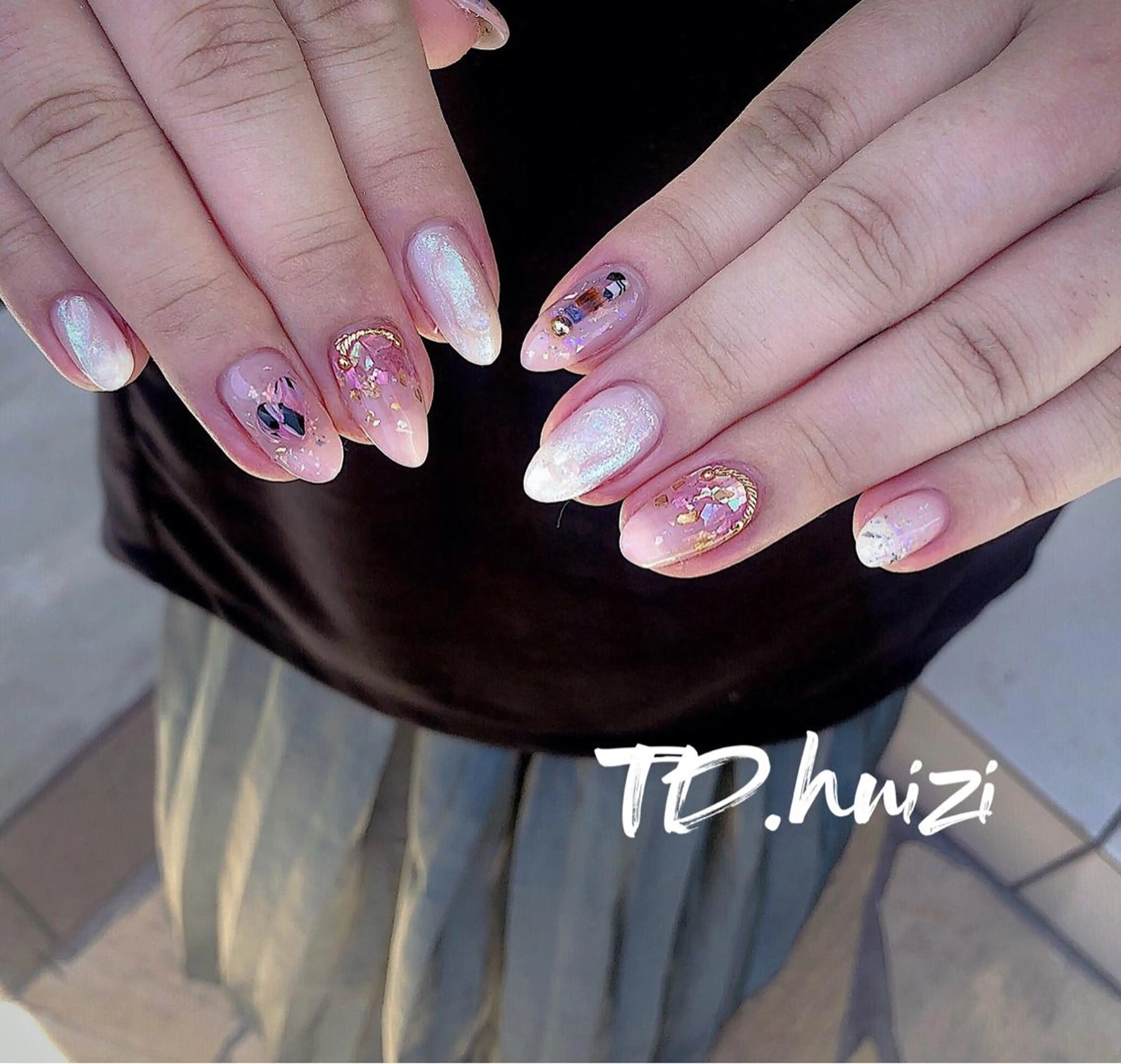 ミディアム めぐみのネイルサロン 惠のネイルデザイン