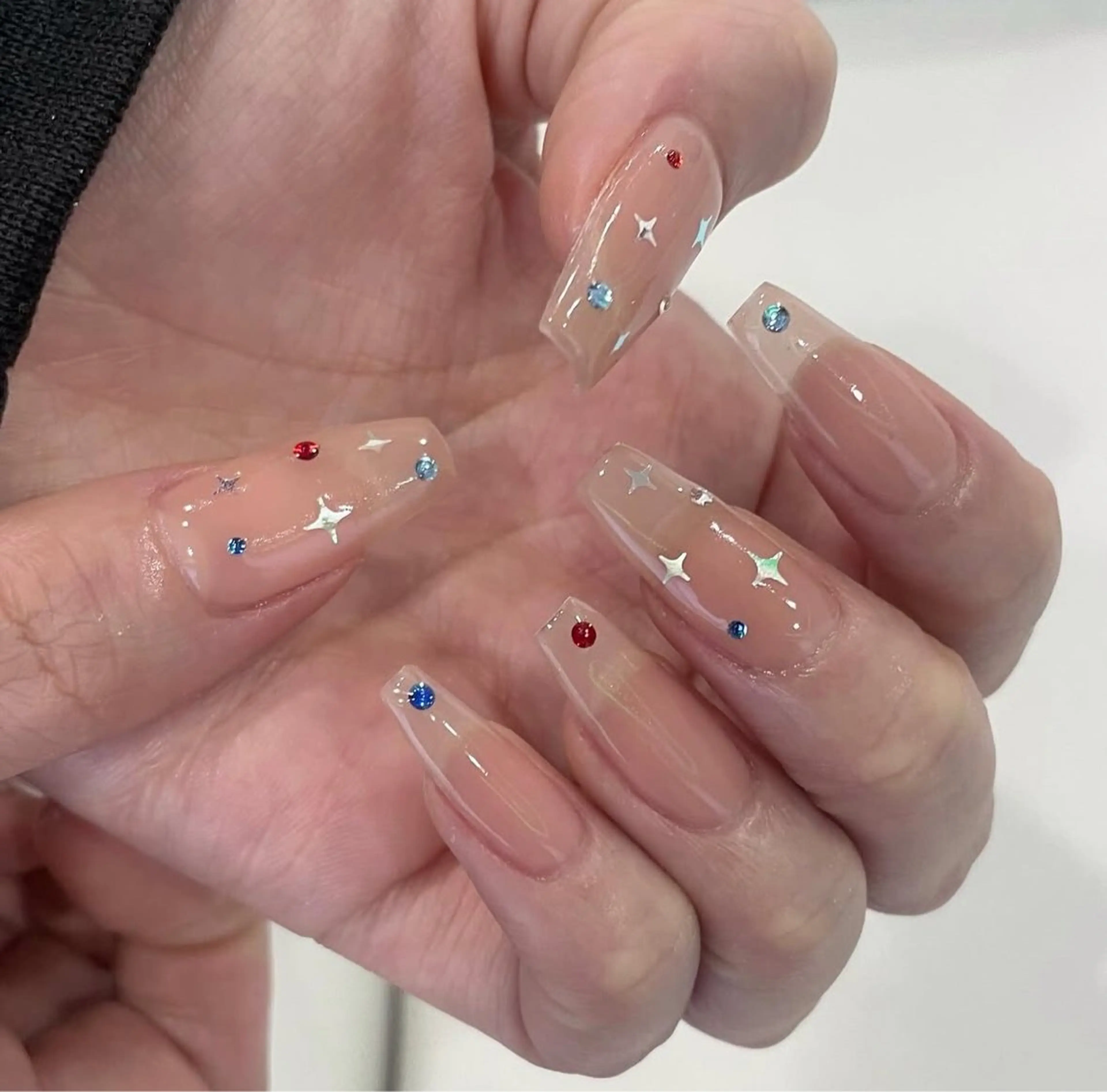 ネイル 長さ出し グラデーション キラキラネイル 韓国ネイル ラメ(グリッター) ハンドネイル ハンドケア Chisa Nail Studio所属・チ サのネイルデザイン