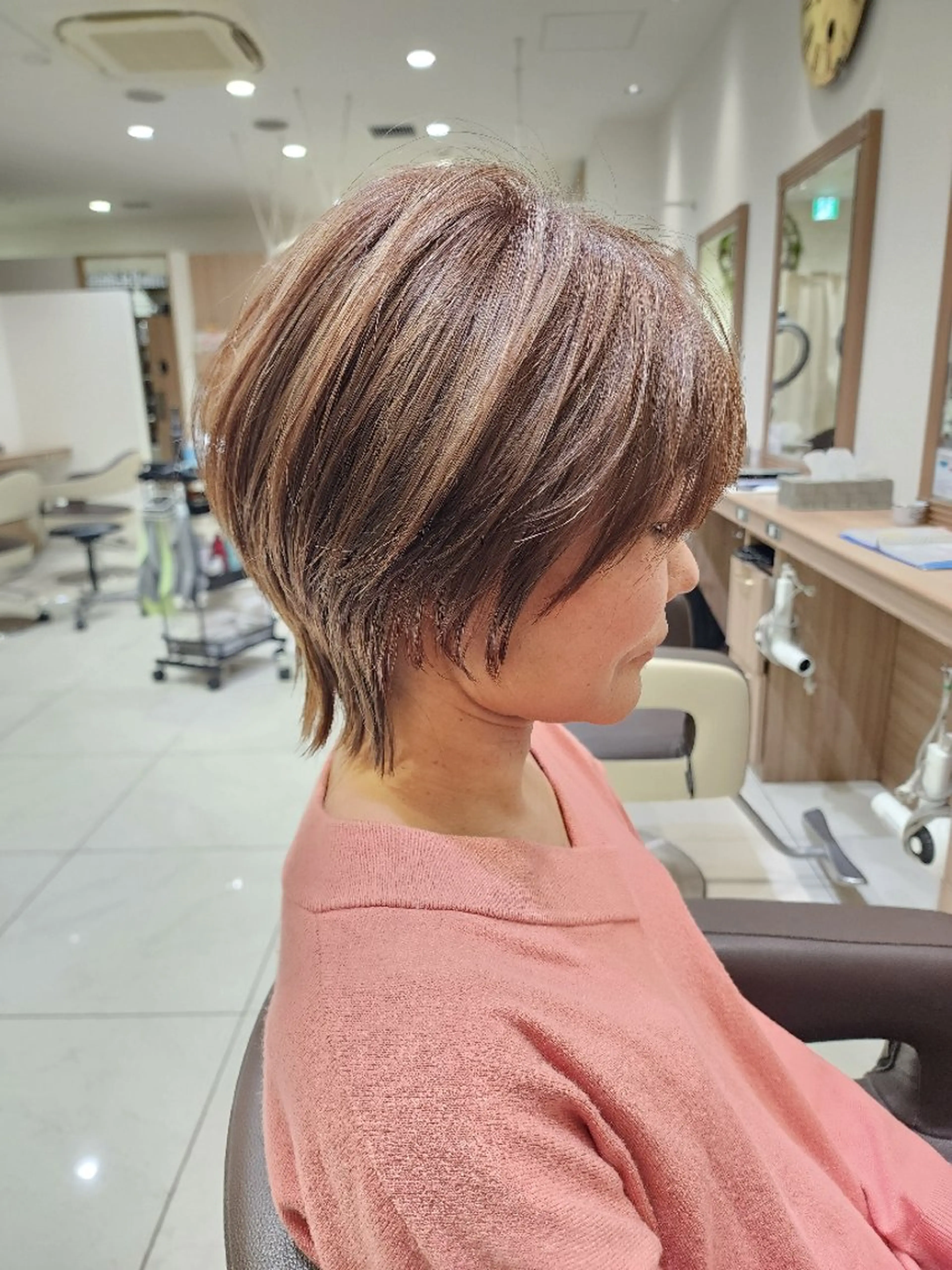 ショート カラー ベージュカラー ブリーチ ハイライトカラー ハイライト 髪質改善 中村 和貴のヘアスタイル