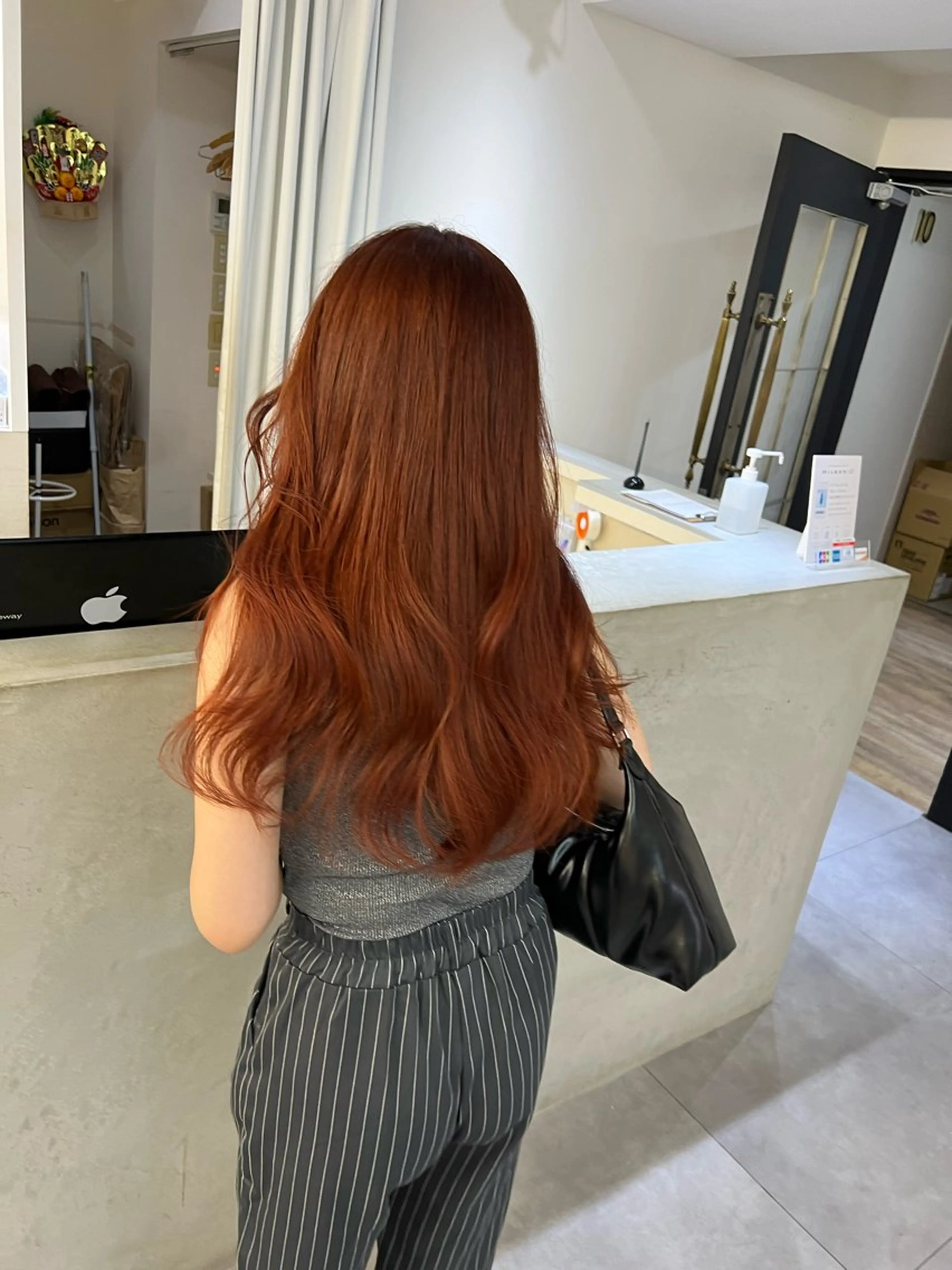 ロング カラー AHNKISM所属・似合わせカット💎 トレンドレイヤーのヘアスタイル