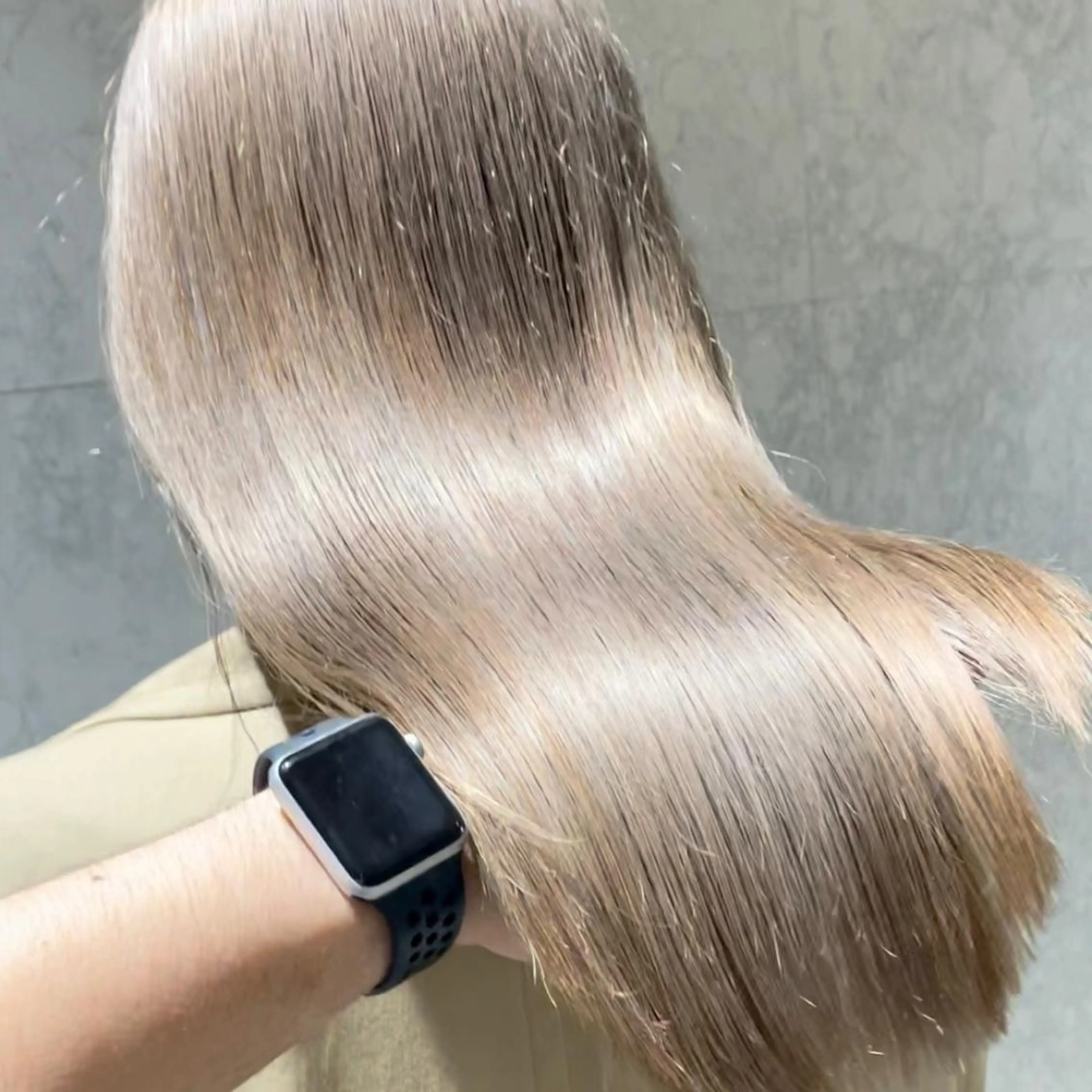 ロング カラー パーマ ヘアアレンジ メンズ キッズ ネイル マツエク・マツパ メンズバレイヤージュ メンズブリーチ メンズハイライト メンズハイトーン メンズインナーカラー ヘアカラー トリートメント 髪質改善🇰🇷 レイヤーカット/梅田のヘアスタイル