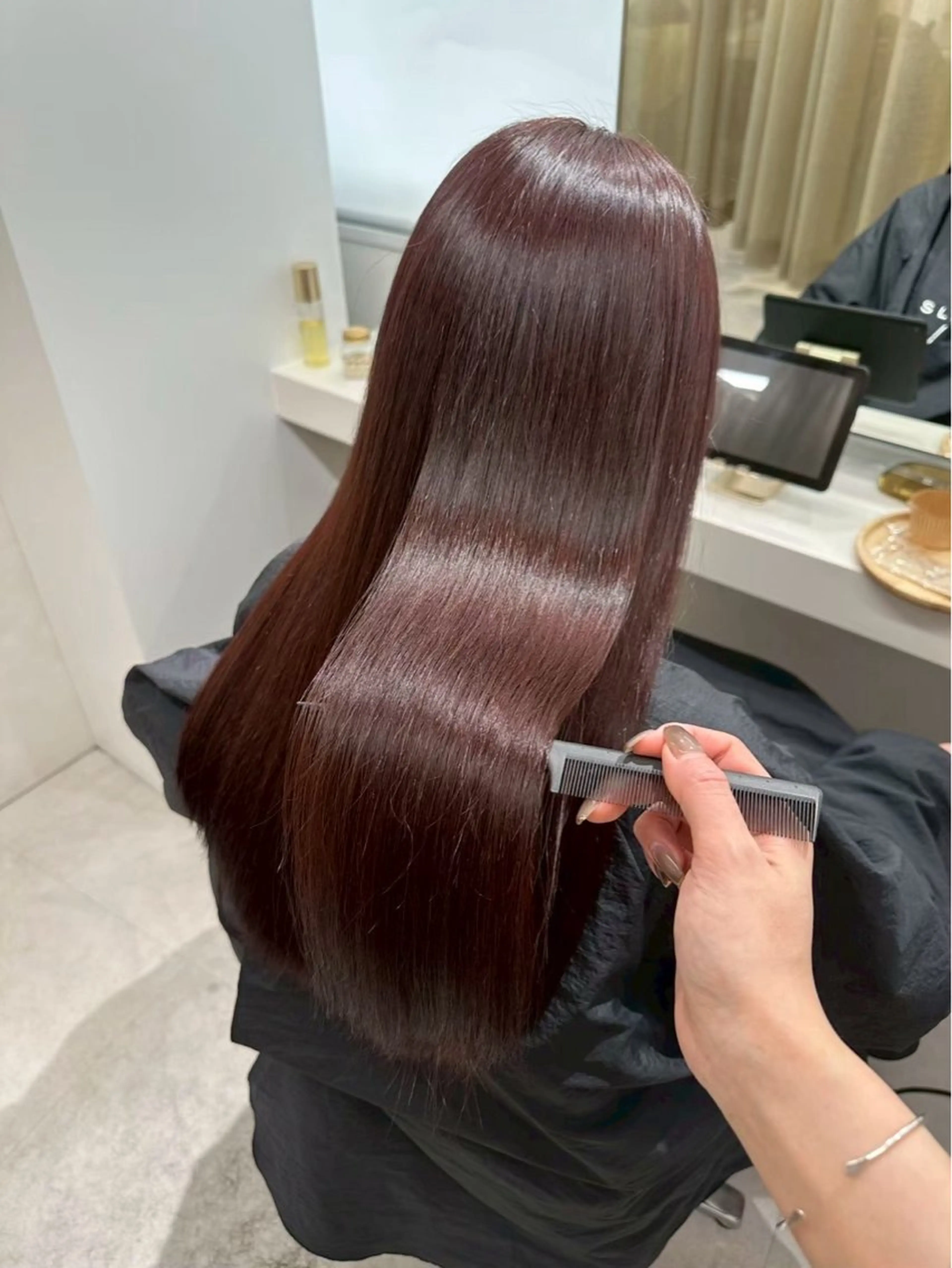 ロング カット ヘアカラー トリートメント SLASHスラッシュ 藤本来夢音のヘアスタイル