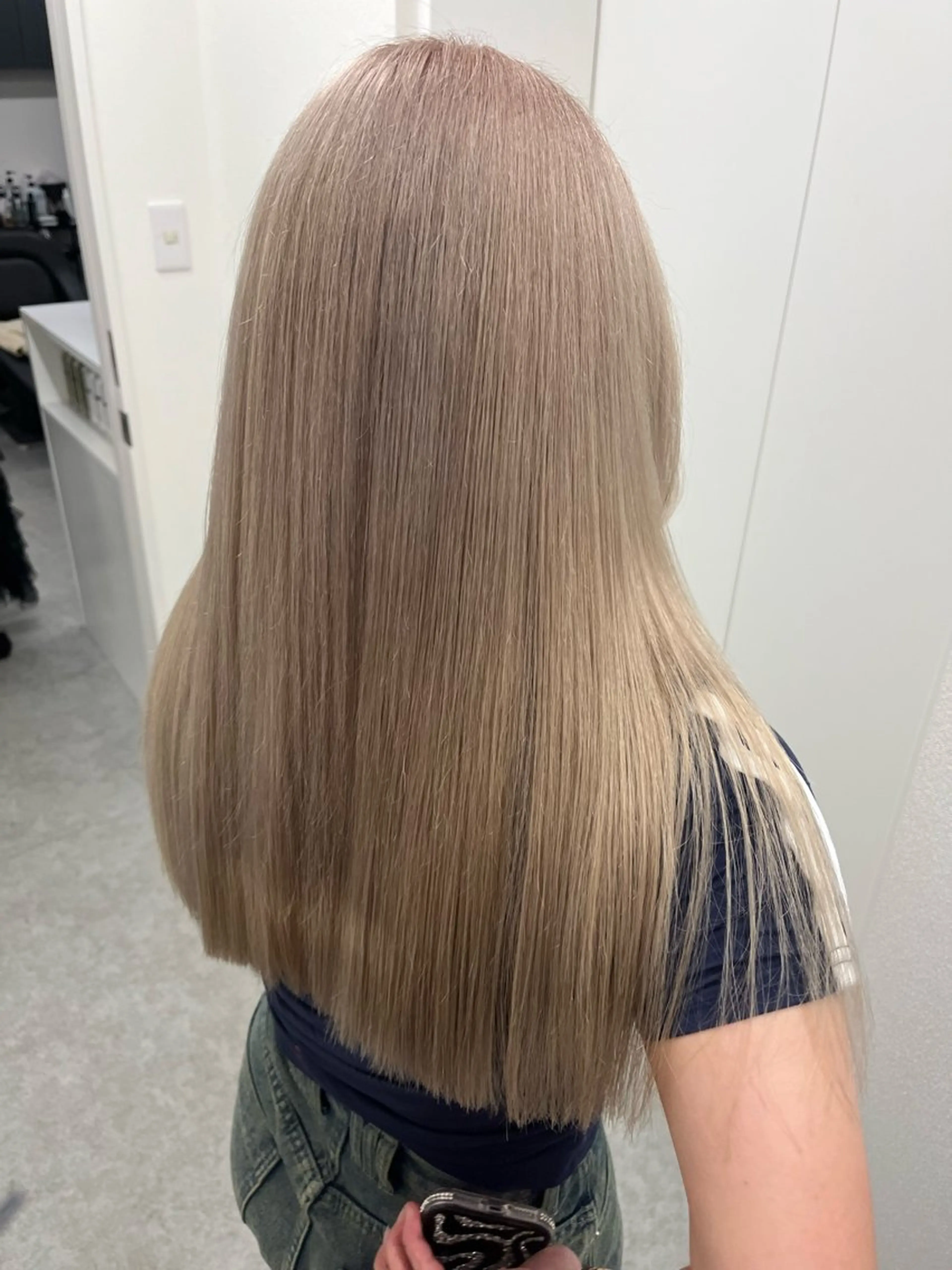 カラー ユイ☆ハイトーン ☆ブリーチデザインのヘアスタイル