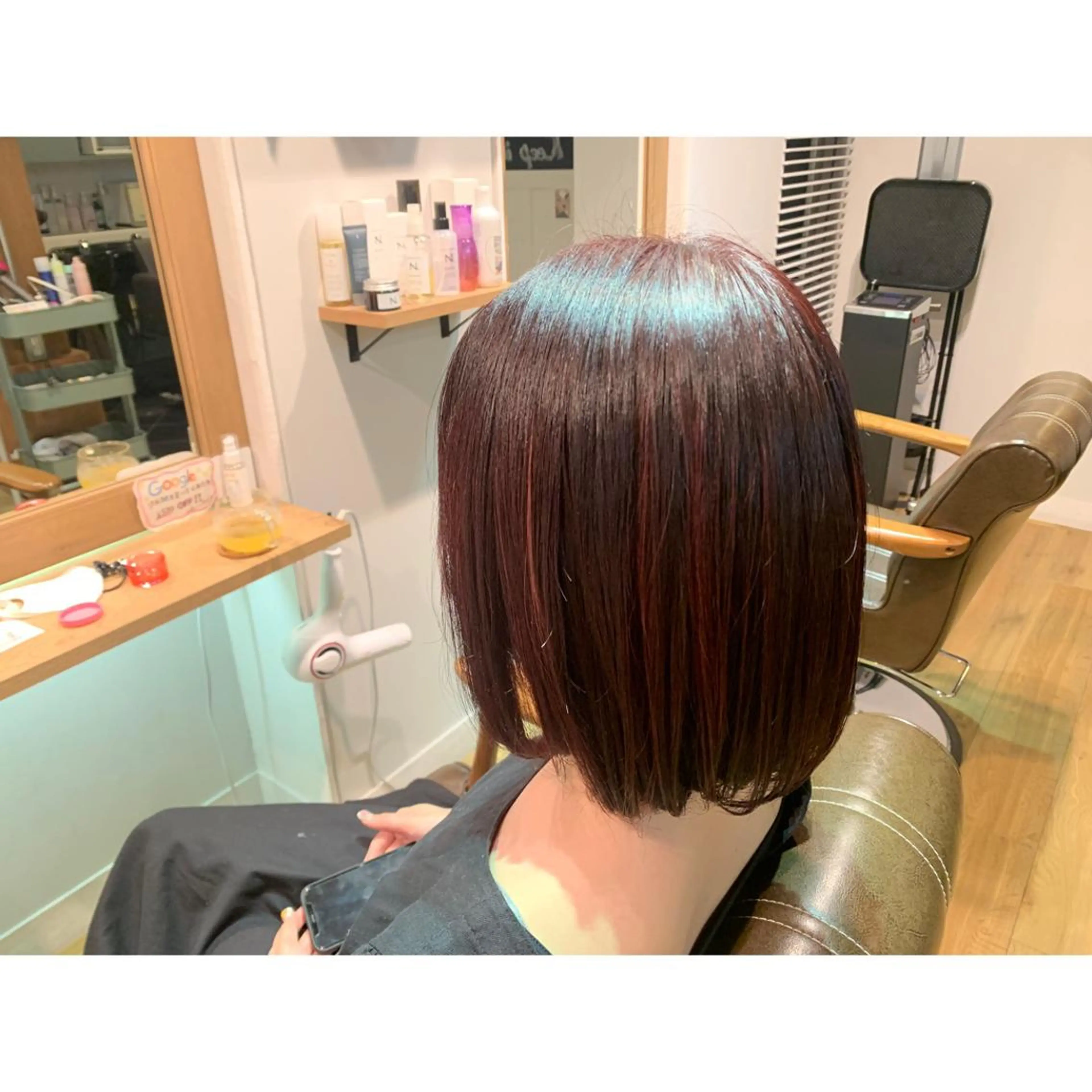 ミディアム カラー ハイライトカラー ピンクカラー レッドカラー ハイライト ヘアカラー トリートメント ツキダテ ユイのヘアスタイル