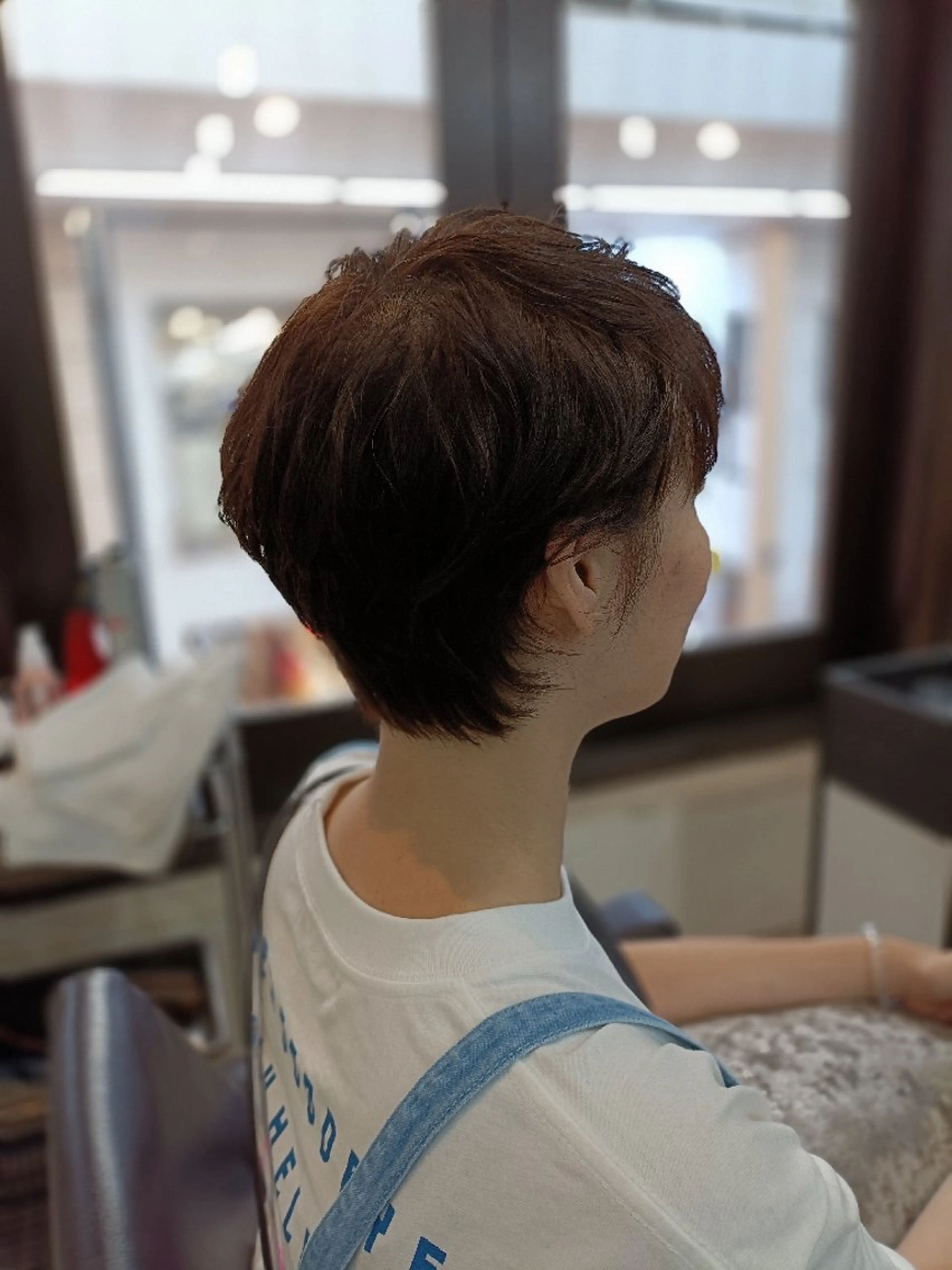 ショート 勝連 利恵のヘアスタイル