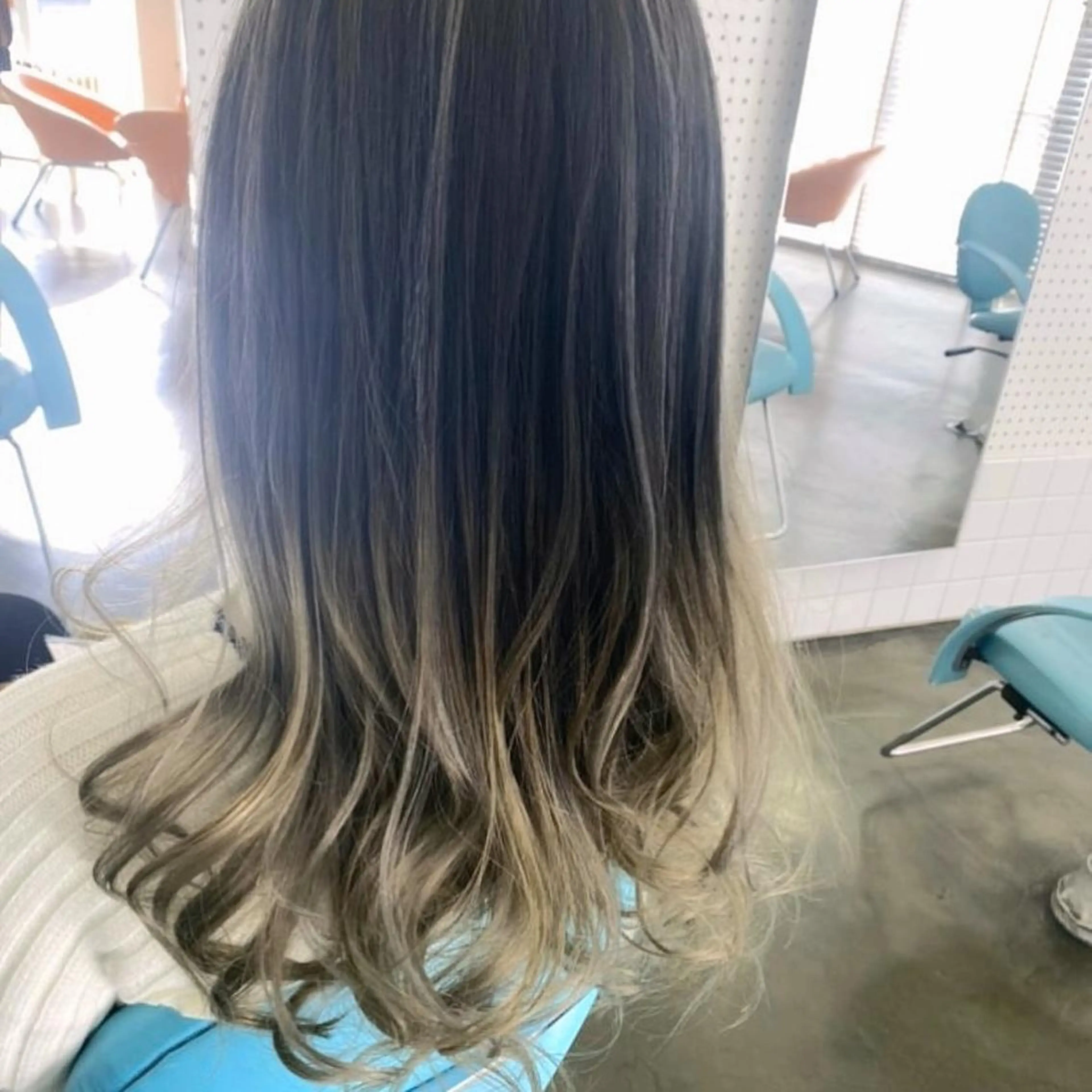 カラー バレイヤージュ UP-PU ART  HAIRのヘアスタイル