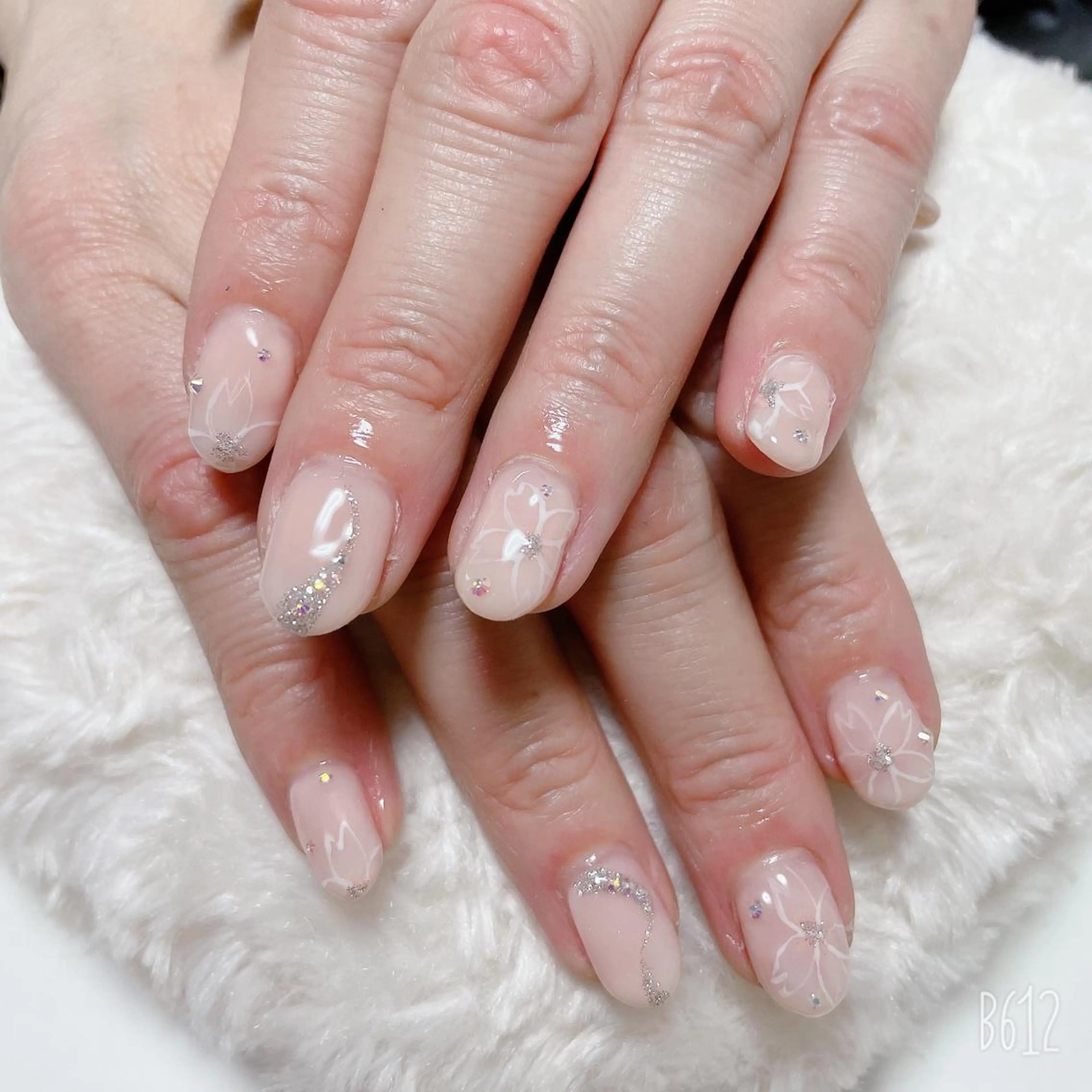 ネイル The Best Beauty受付担当のヘアスタイル