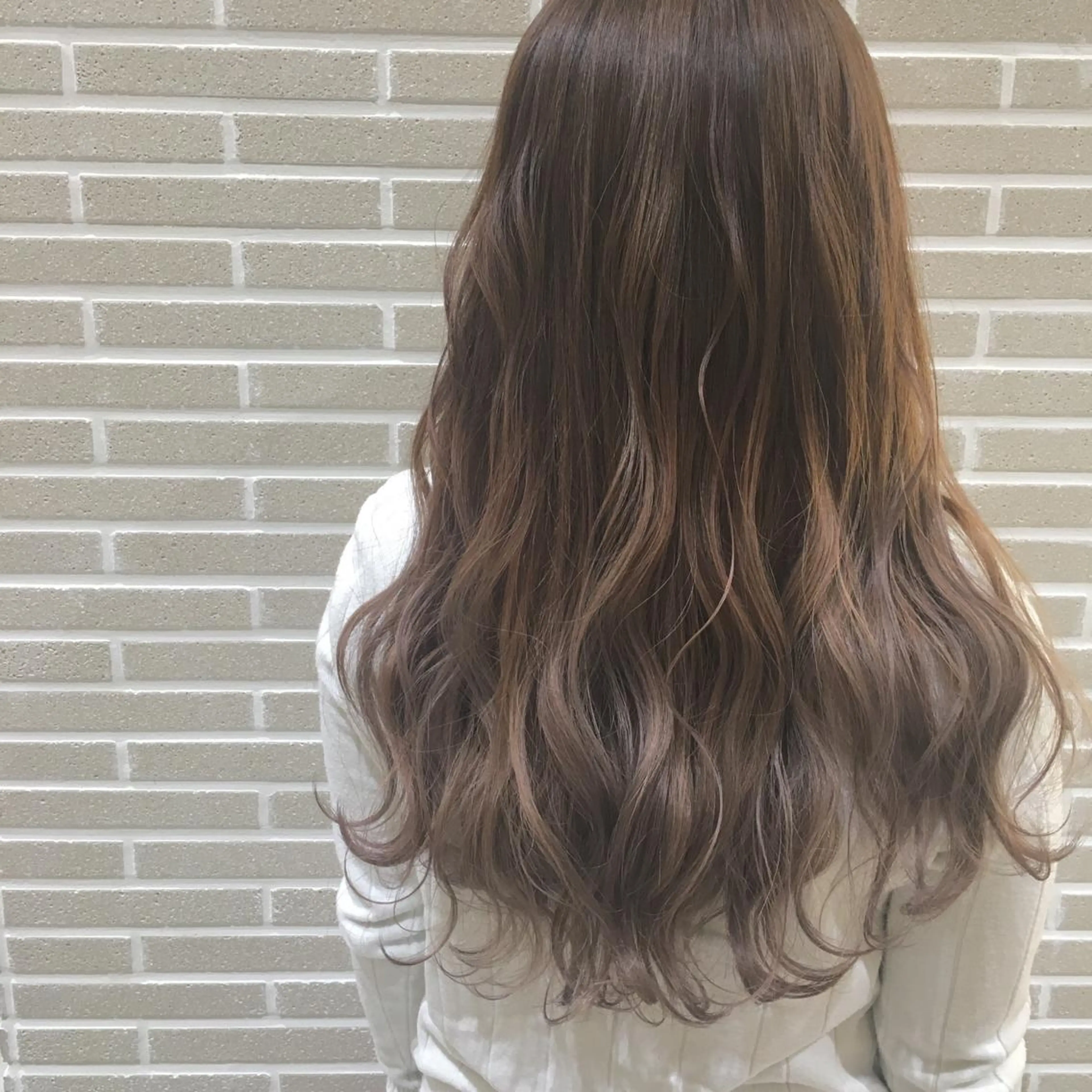 カラー 植田 菜月のヘアスタイル