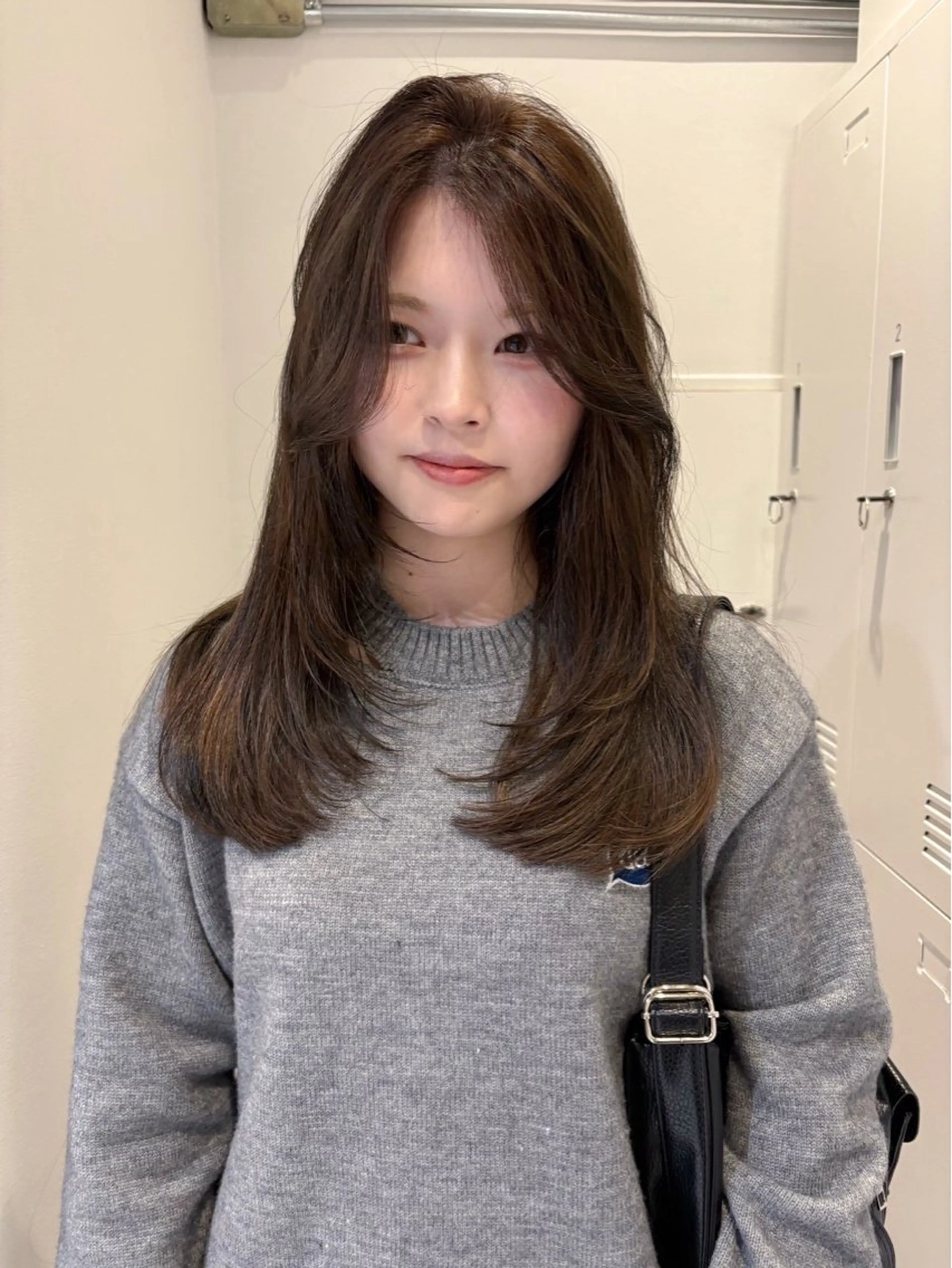 セミロング レイヤーカット 似合わせカット LOREN＋透明感 オリーブhirokoのヘアスタイル