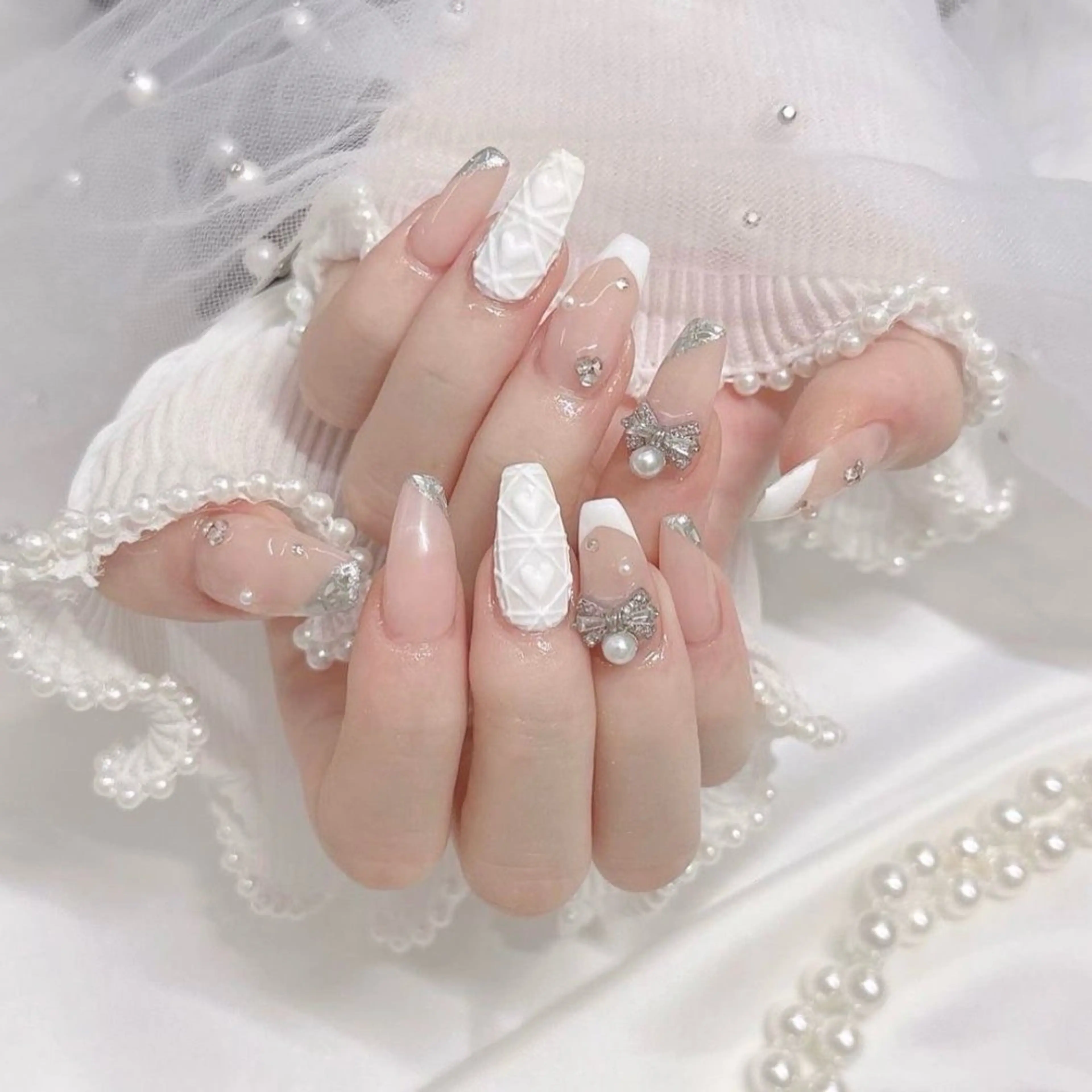 ネイル フレンチネイル ジェルネイル キラキラネイル 韓国ネイル マグネットネイル Julli NailStudioのネイルデザイン