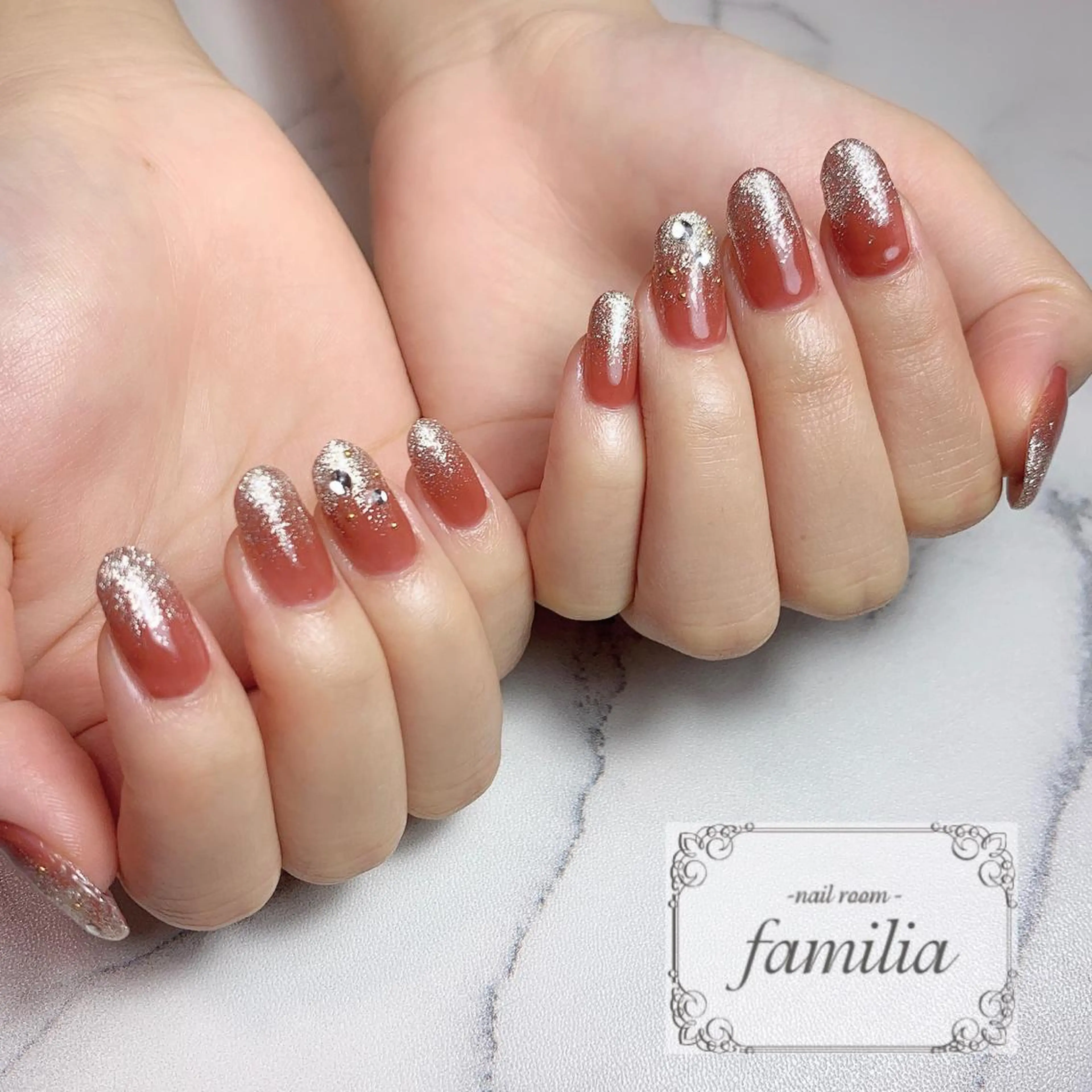 ネイル キラキラネイル -nailroom- familiaのネイルデザイン