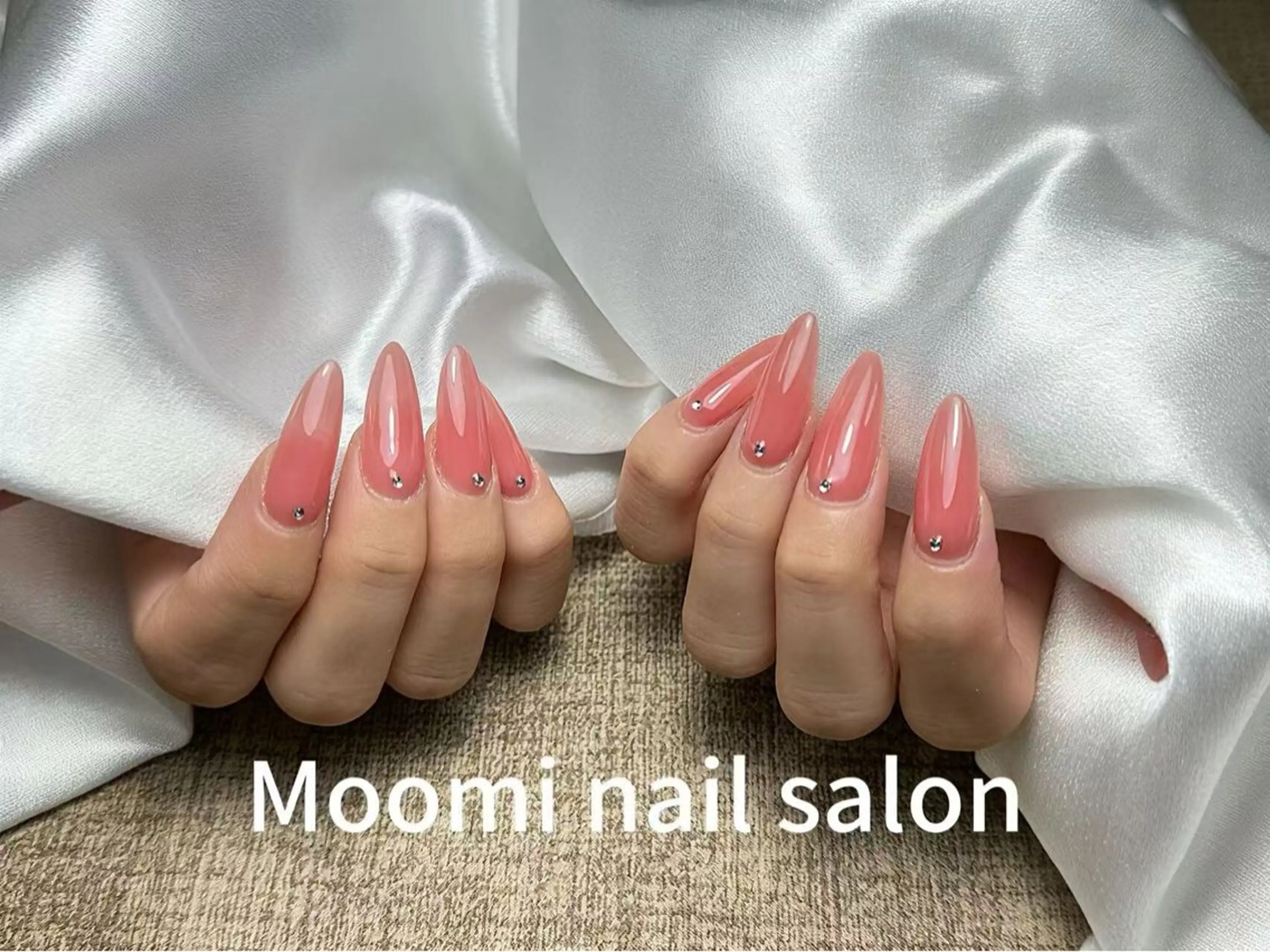 ネイル チークネイル フレンチネイル ジェルネイル グラデーション ハート ハンドネイル moomi nail スカルプ専門のネイルデザイン