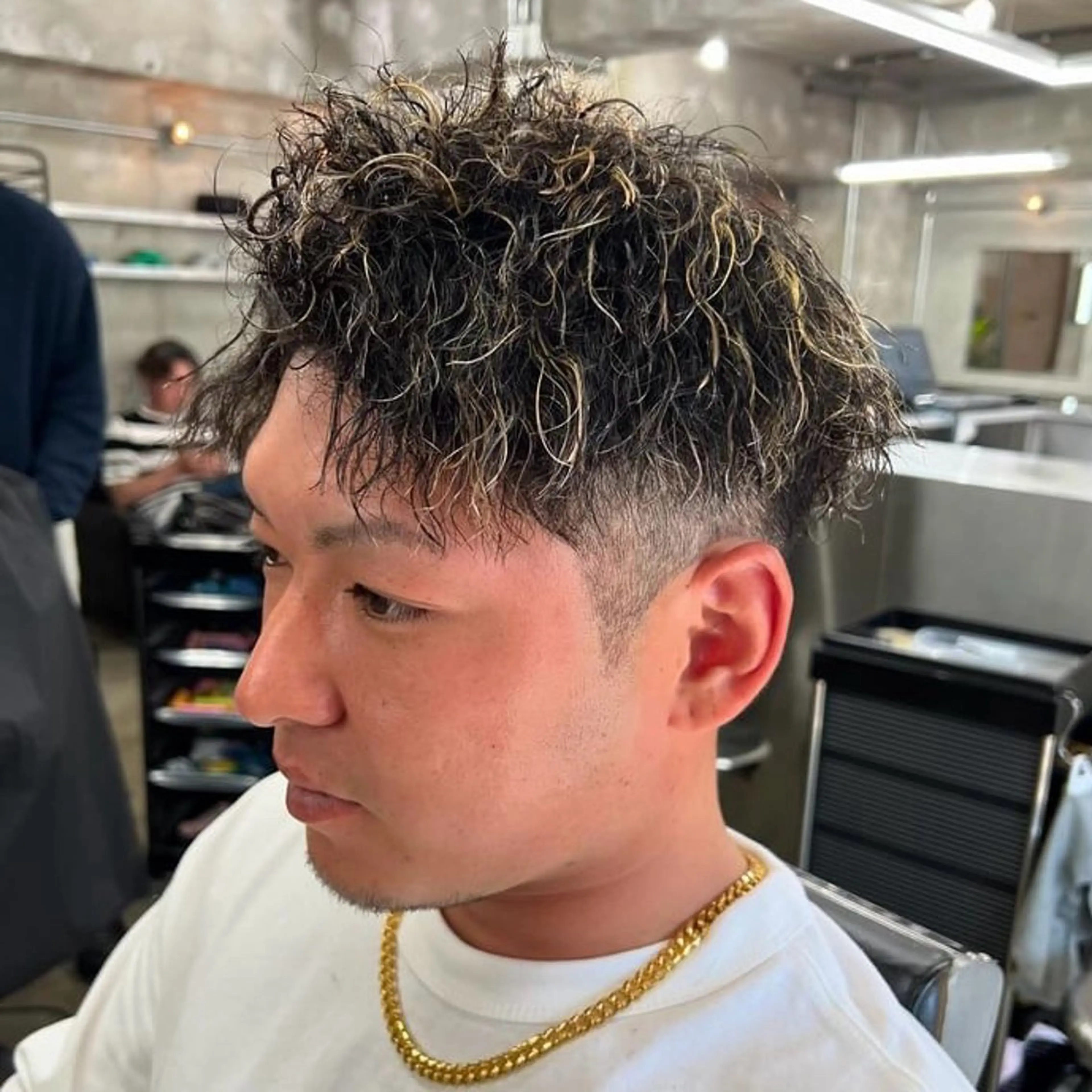 💇🏻‍♂️メンズカット+金メッシュ+1stepTRの写真