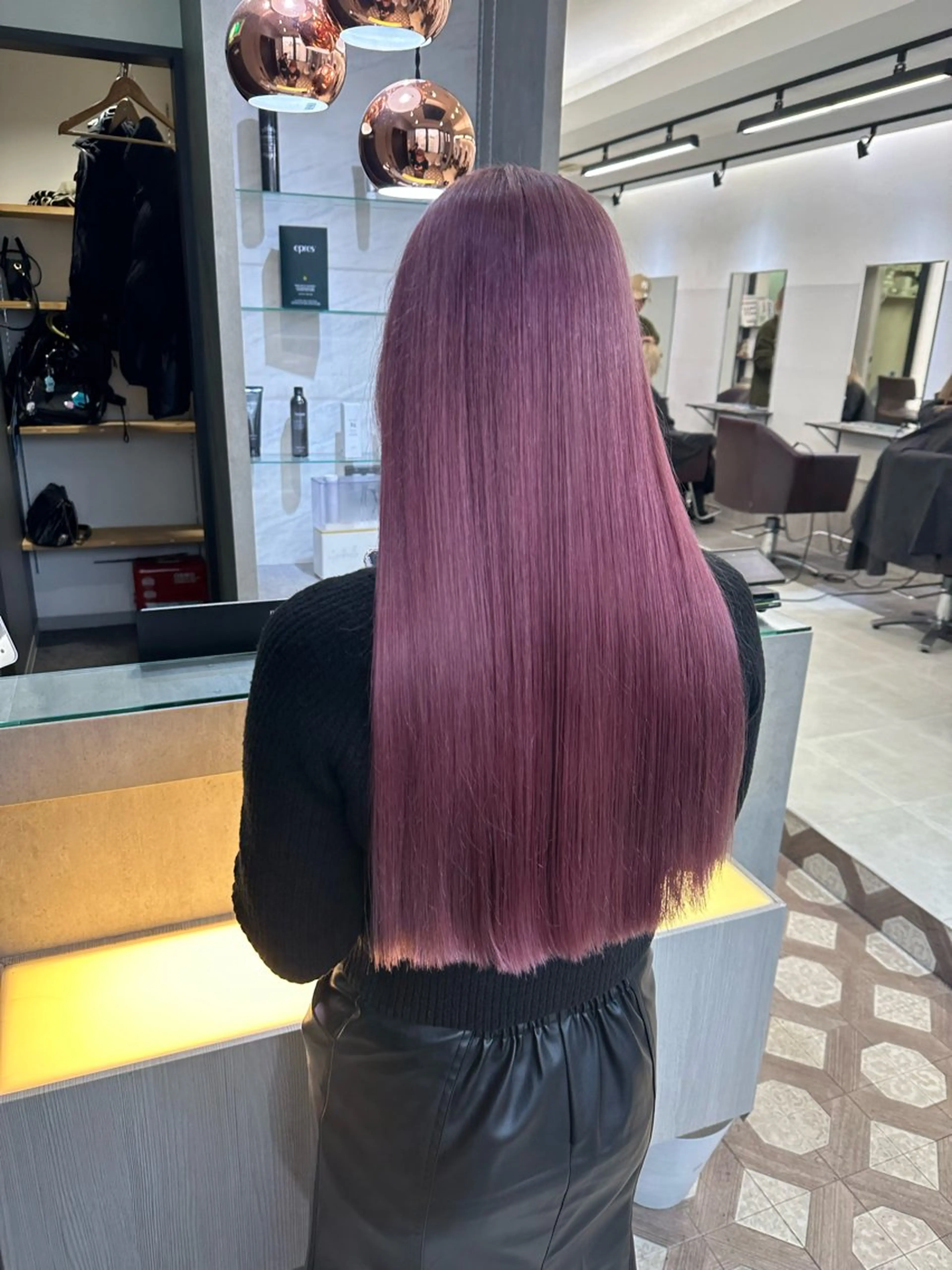 ミディアム カラー Roi ofGiseLのヘアスタイル