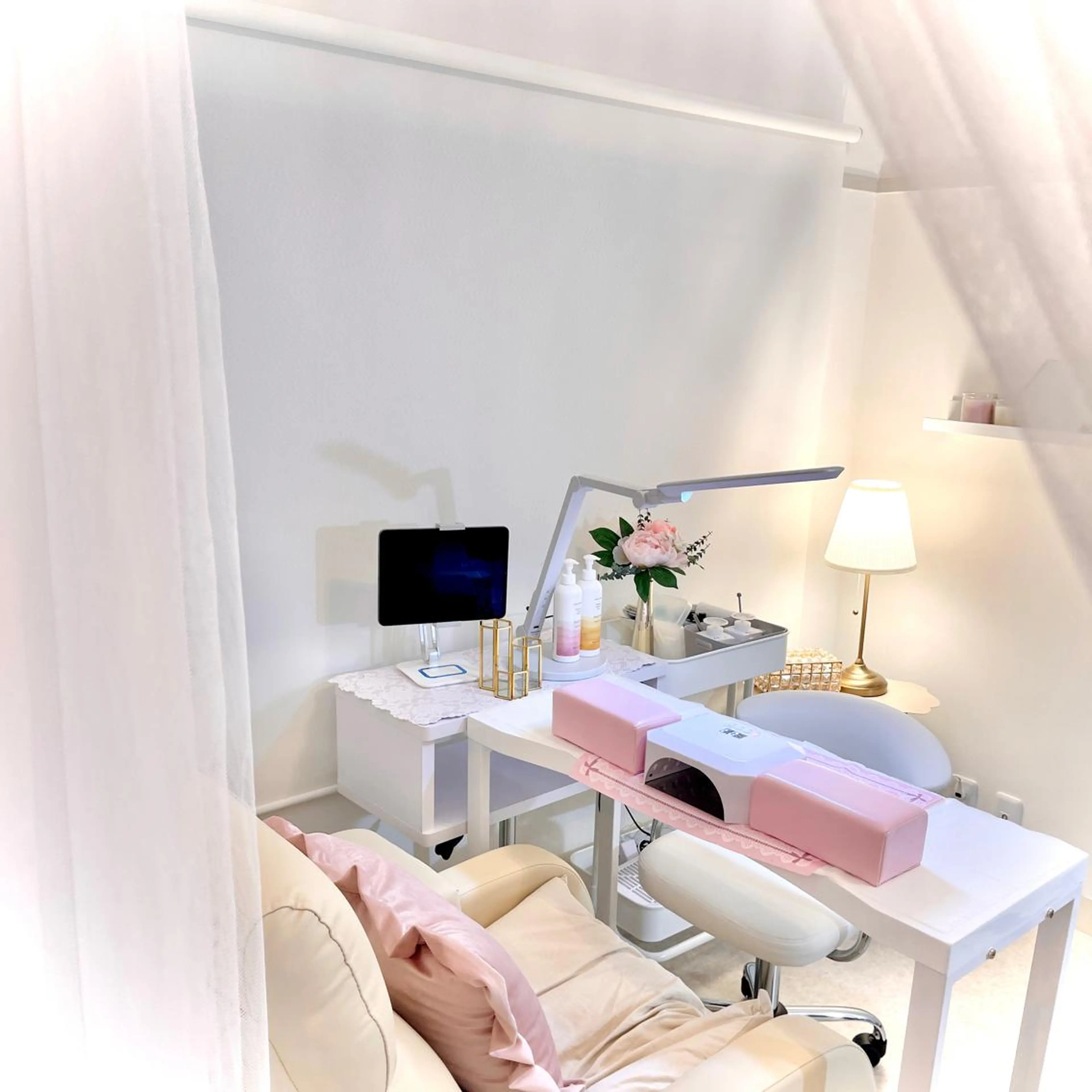 ネイル マツエク・マツパ アイブロウ Vogusty's Nail 鶴見店のネイルデザイン