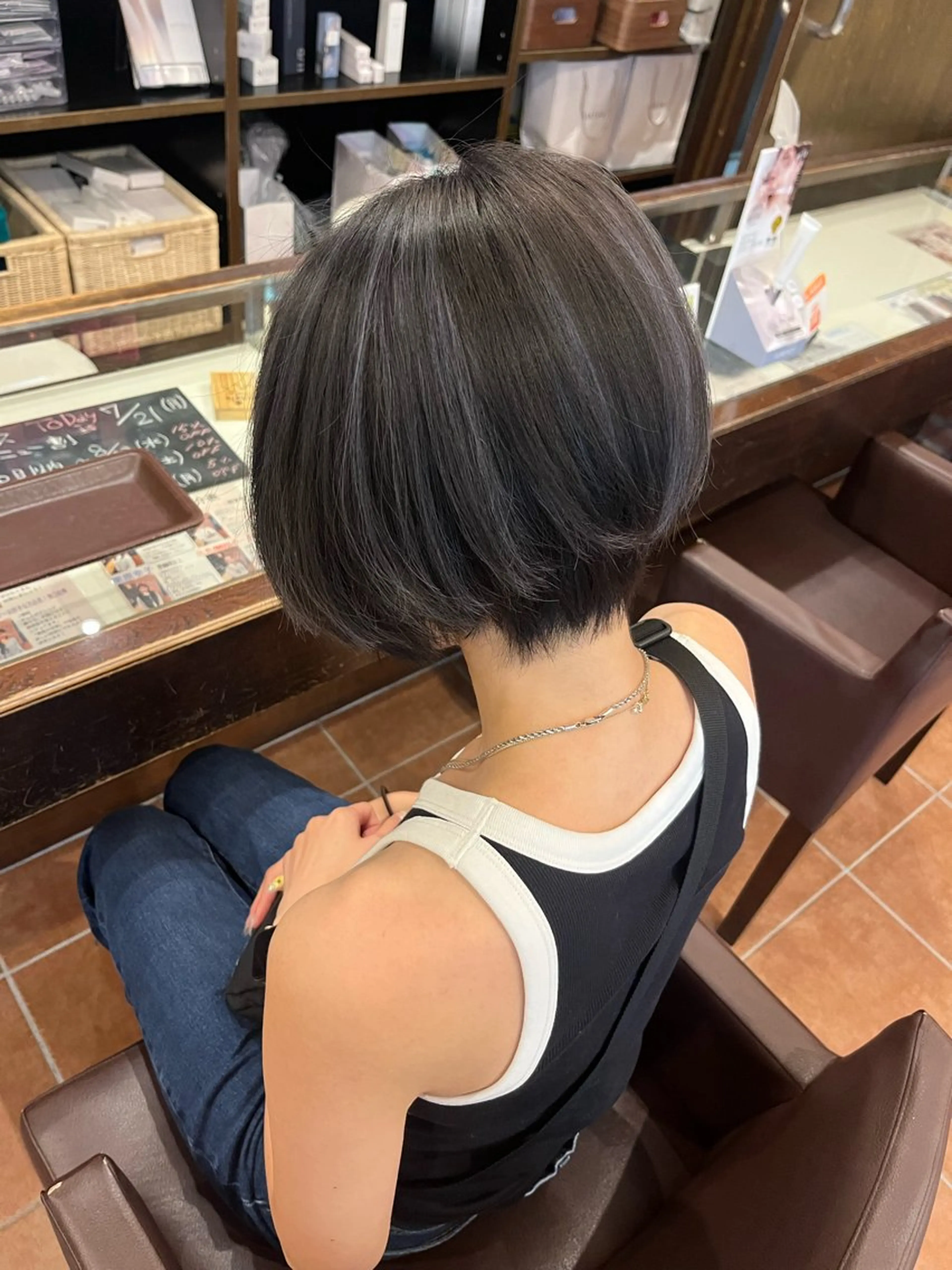 ショート ハイライト 水野 真伽のヘアスタイル