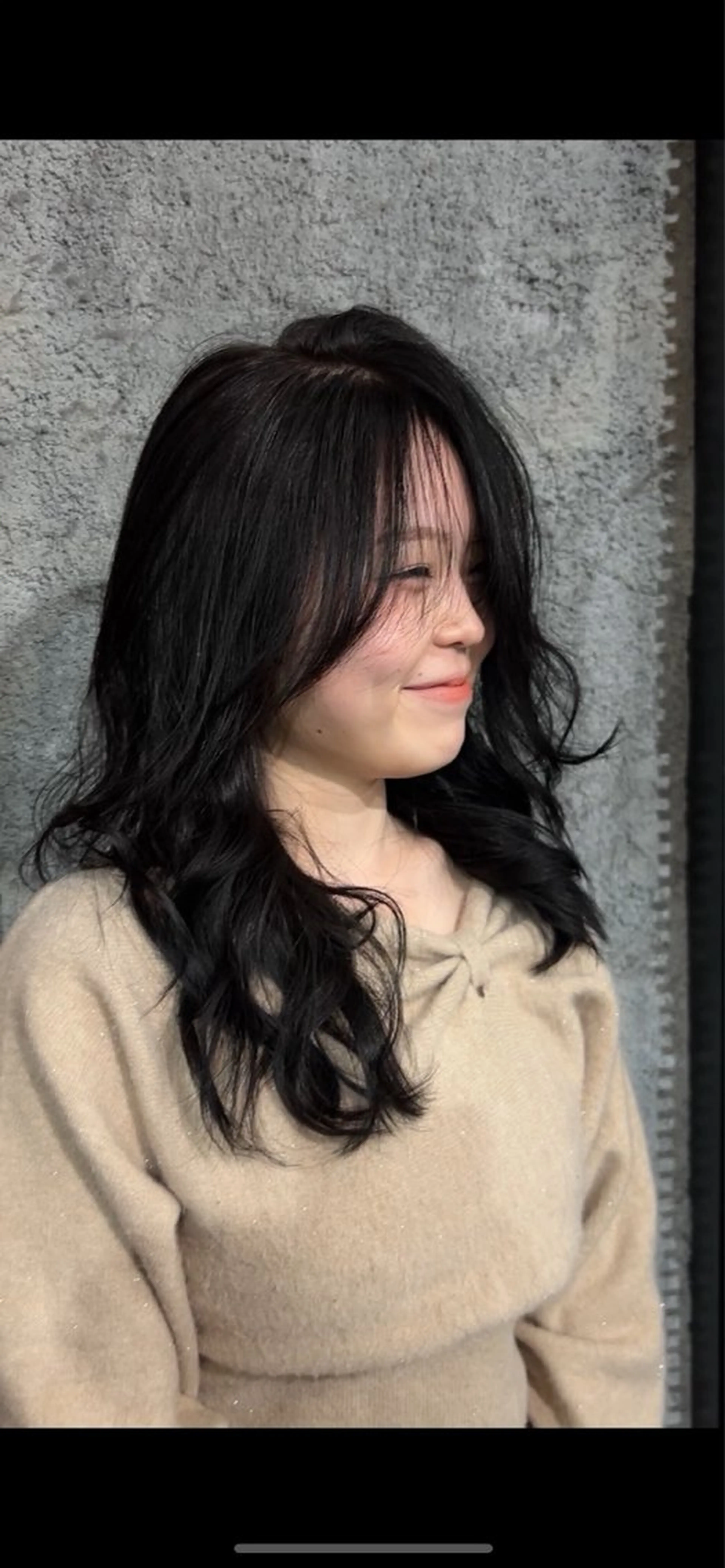 セミロング カット ヘアカラー 桑江 紫瑞花のヘアスタイル