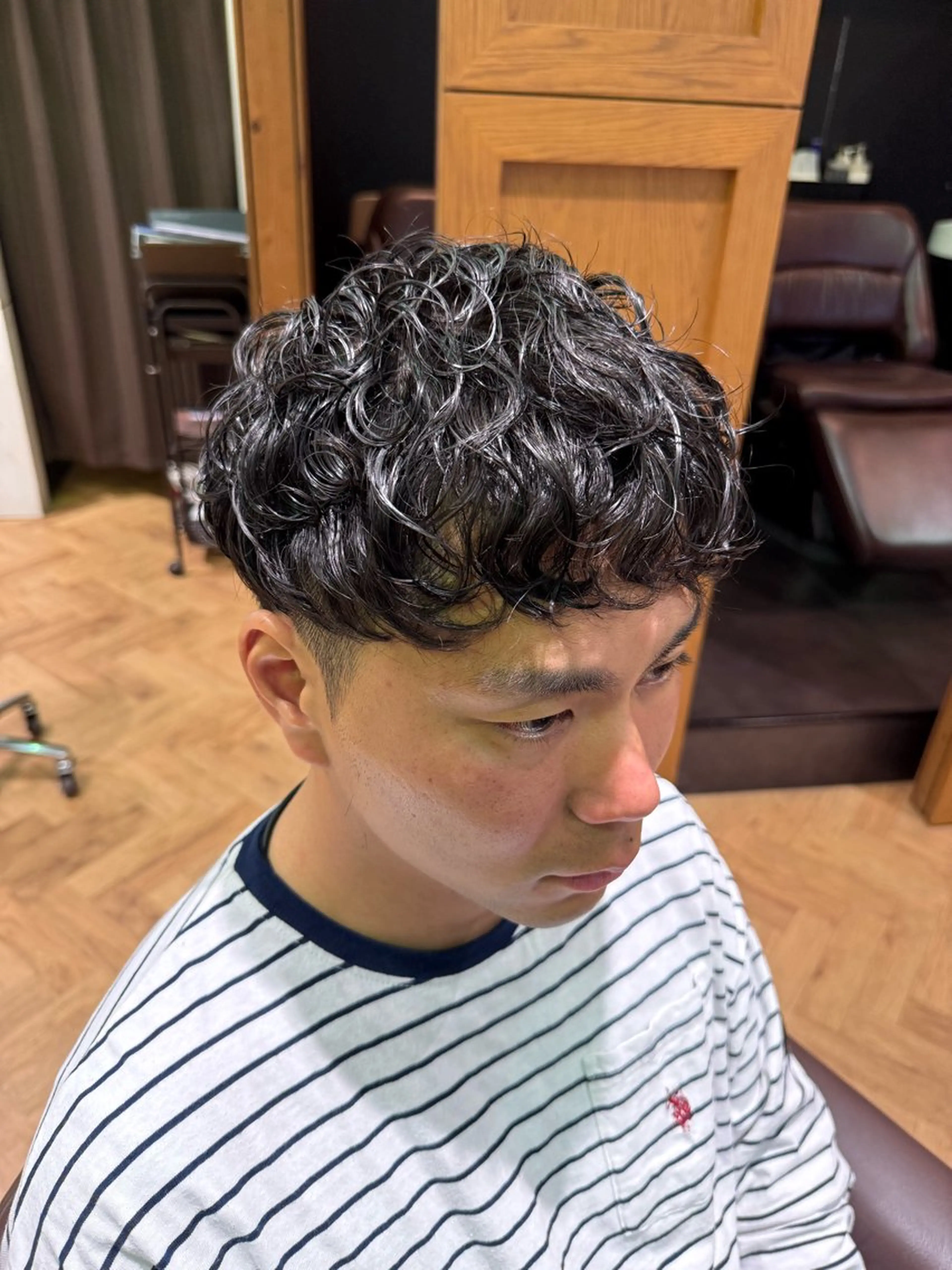 ショート パーマ メンズ メンズパーマ スペインカール 溝口 槙里也のヘアスタイル