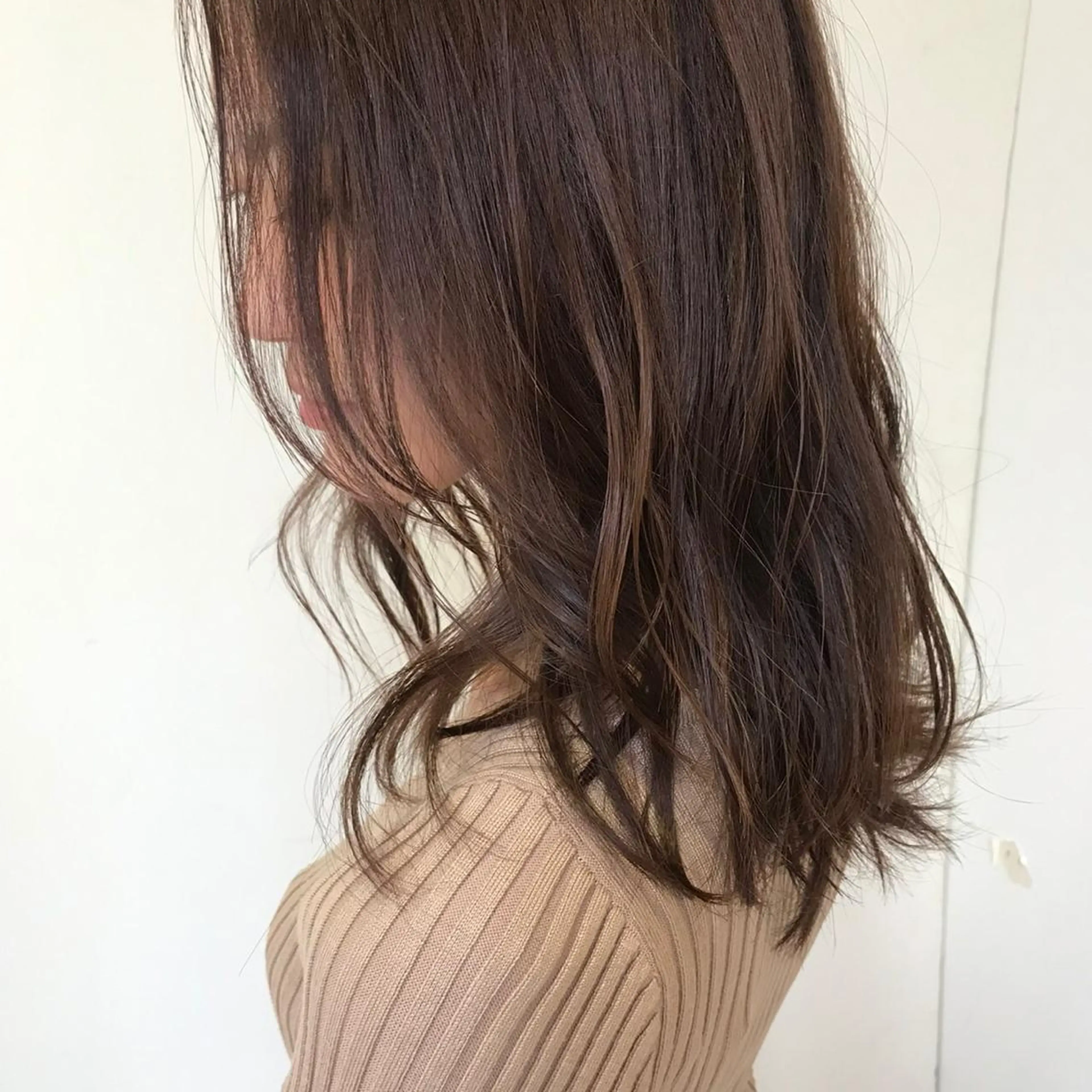 ミディアム カラー ベージュカラー カット 縮毛矯正 トリートメント Tamagawa Sakiのヘアスタイル