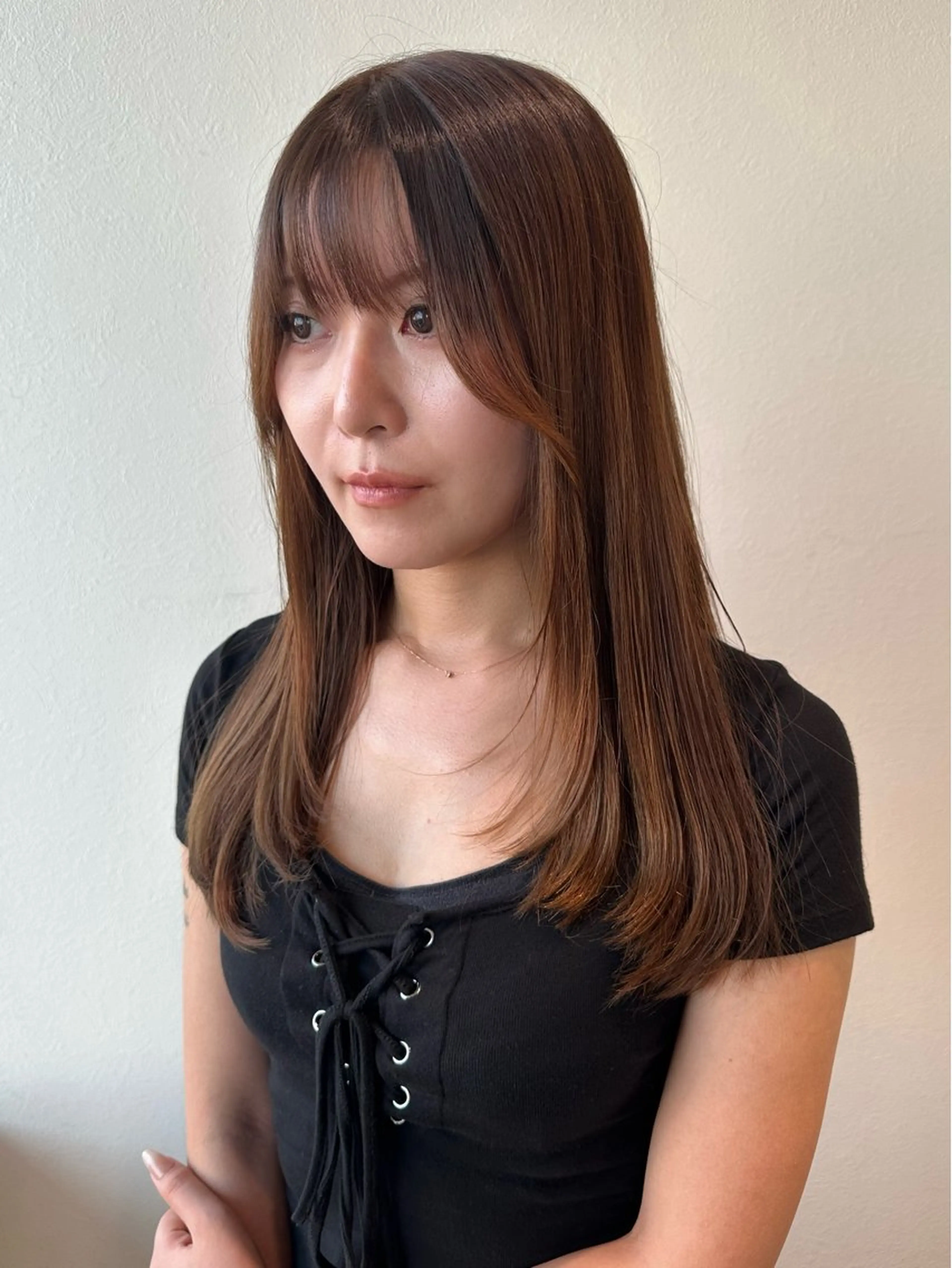 セミロング カラー 髪質改善 レイヤーカット カット ヘアカラー トリートメント 間水 和樹のヘアスタイル