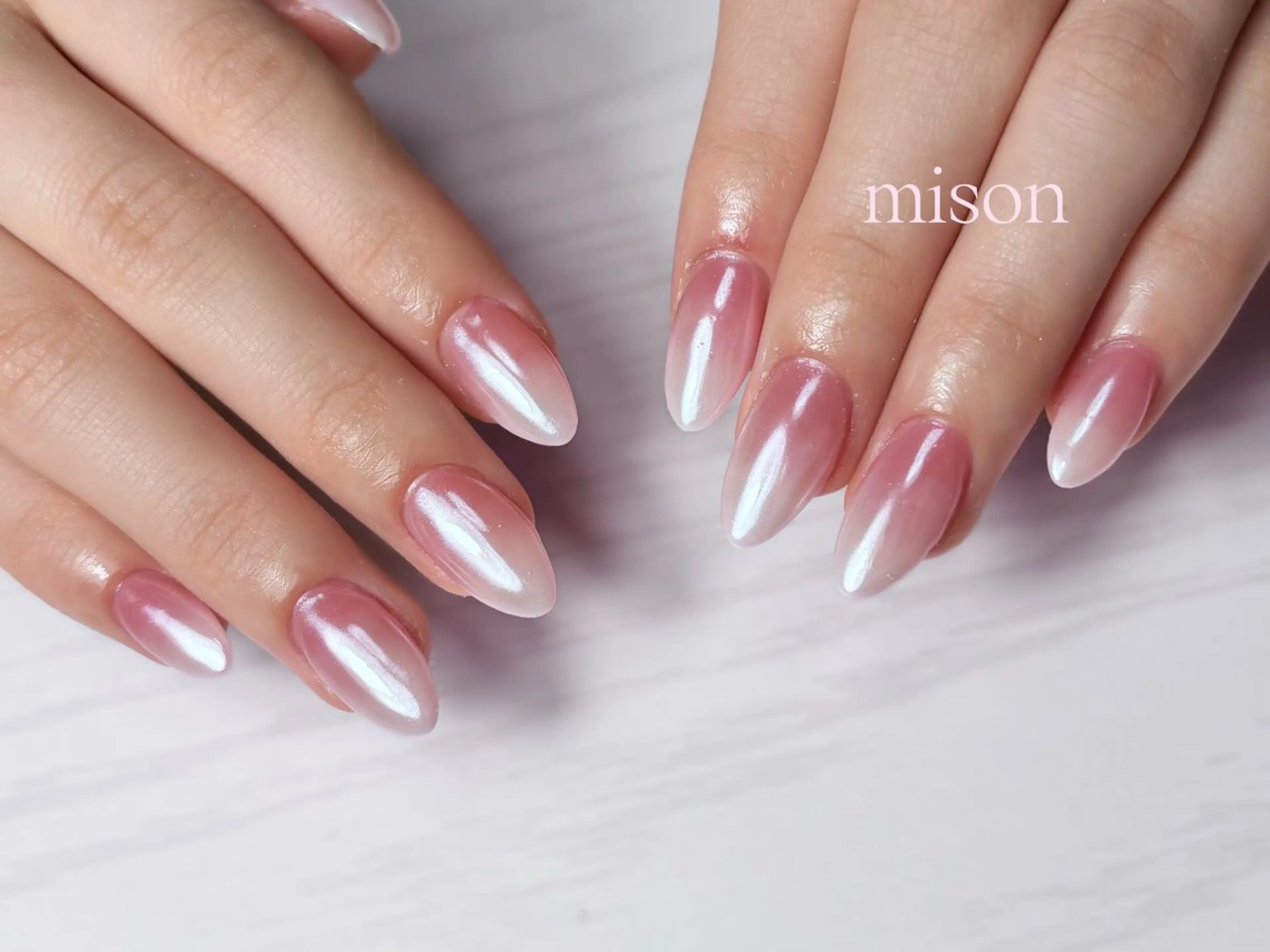 ネイル グラデーション ミラーネイル mison所属・mison 安形友花のネイルデザイン