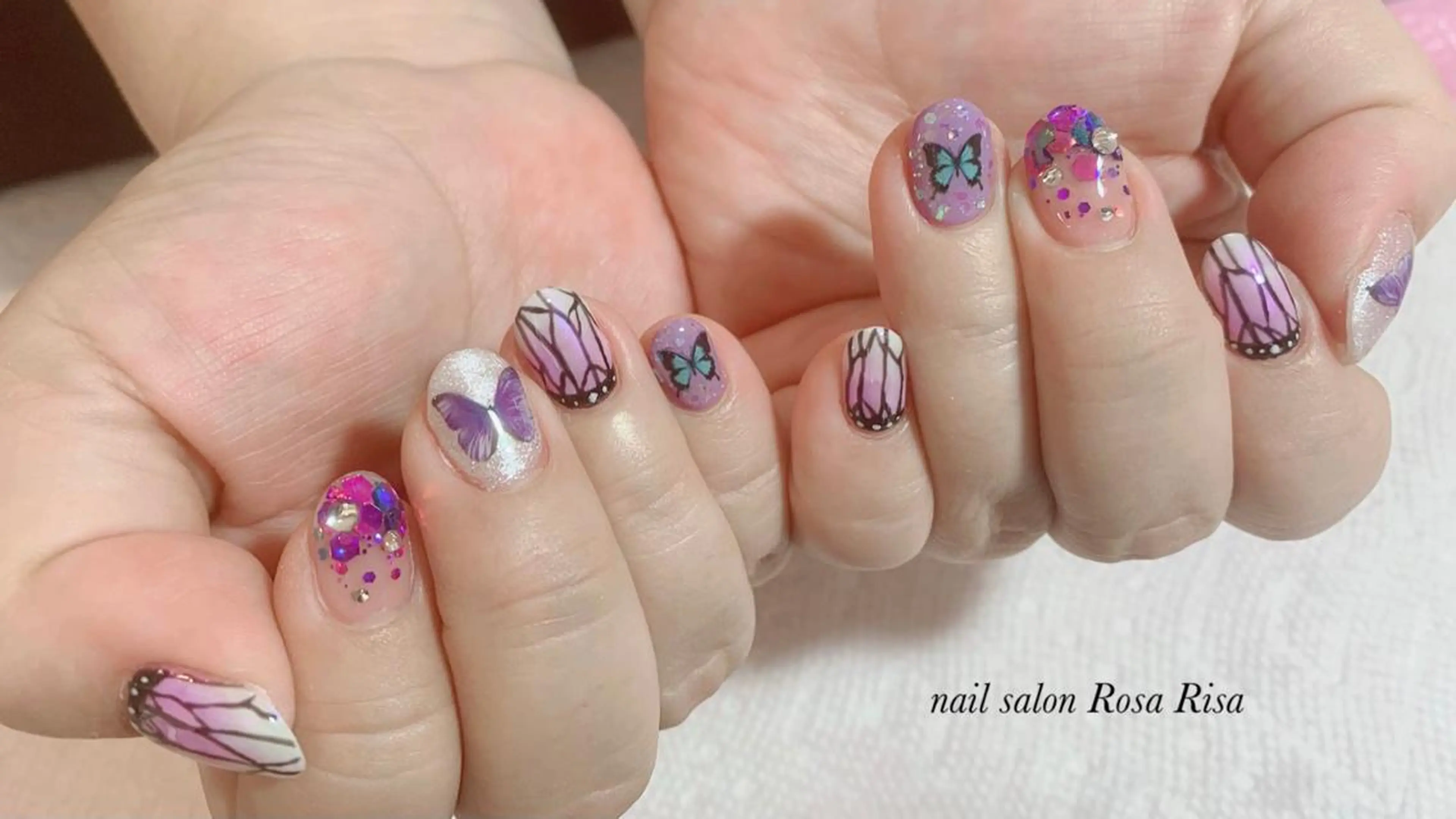 ミディアム ネイル フットネイル ネイルスタジオ シェイクユアハンズのネイルデザイン