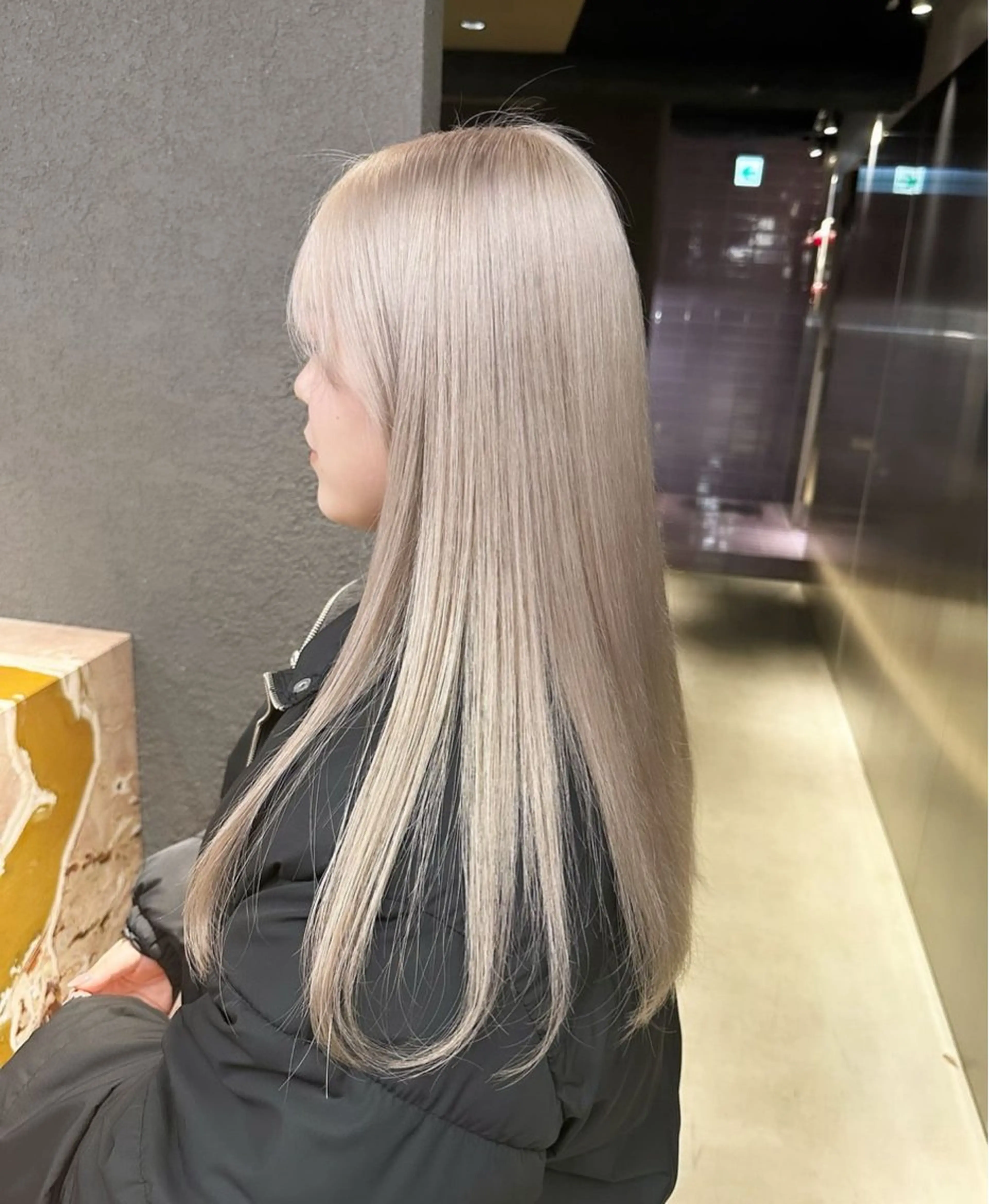 ロング 名古屋栄♡PELE/ ブリーチ/ハイトーンのヘアスタイル